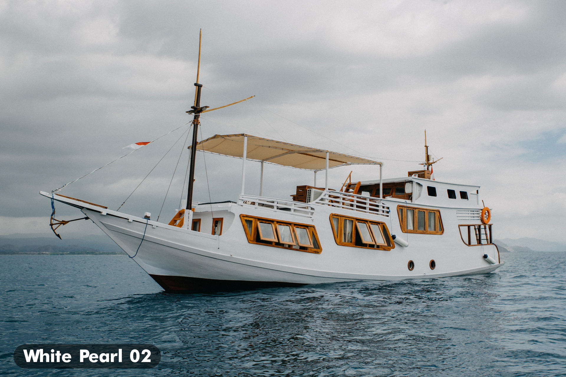 [Deluxe Phinisi] White Pearl 02 Phinisi Liveaboard from Labuan Bajo - Image 1