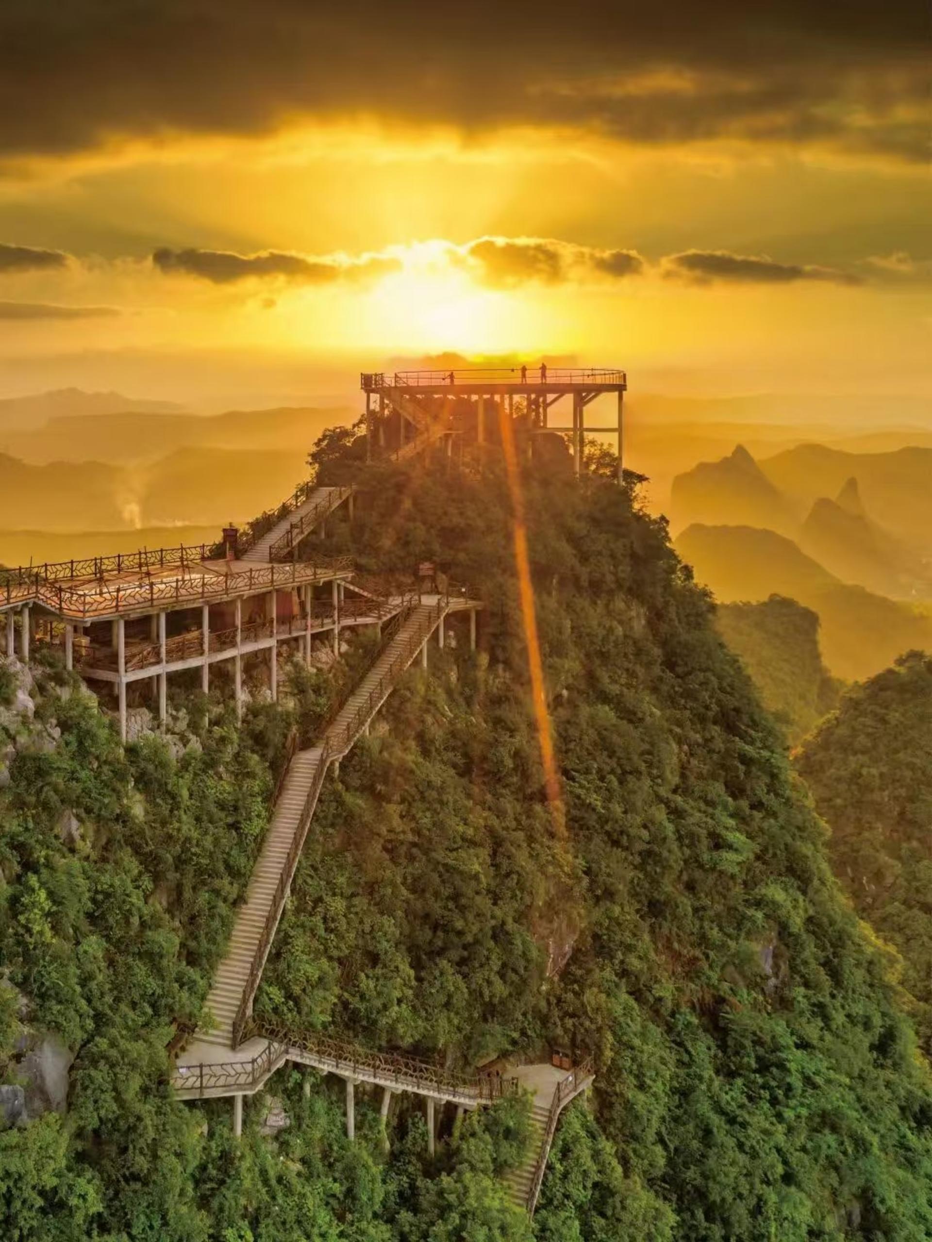 Guilin Yangshuo Ruyi Peak - Thumbnail 2