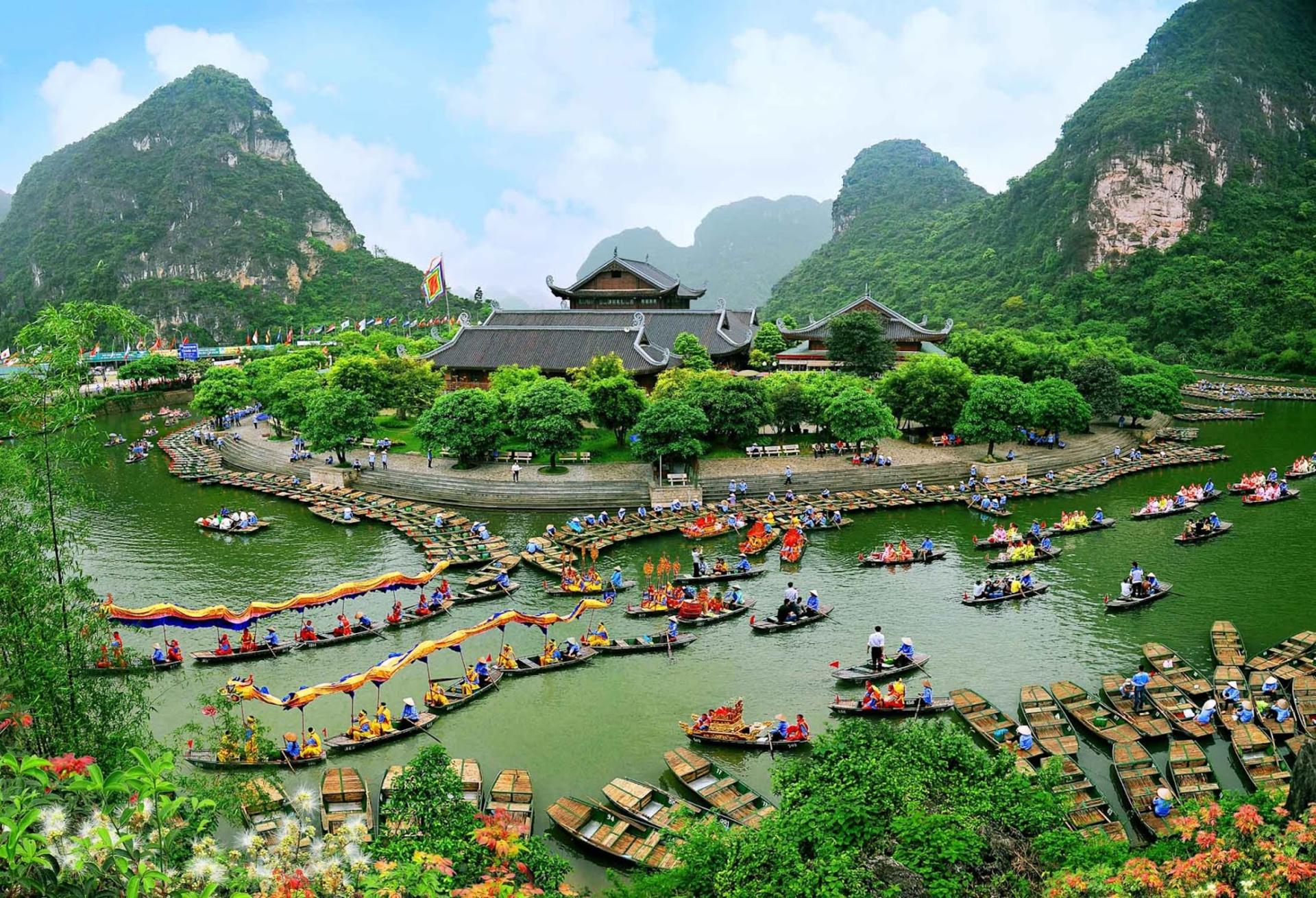 Hoa Lu, Trang An & Incense Quang Phu Cau Village Day Tour from Hanoi - Image 1