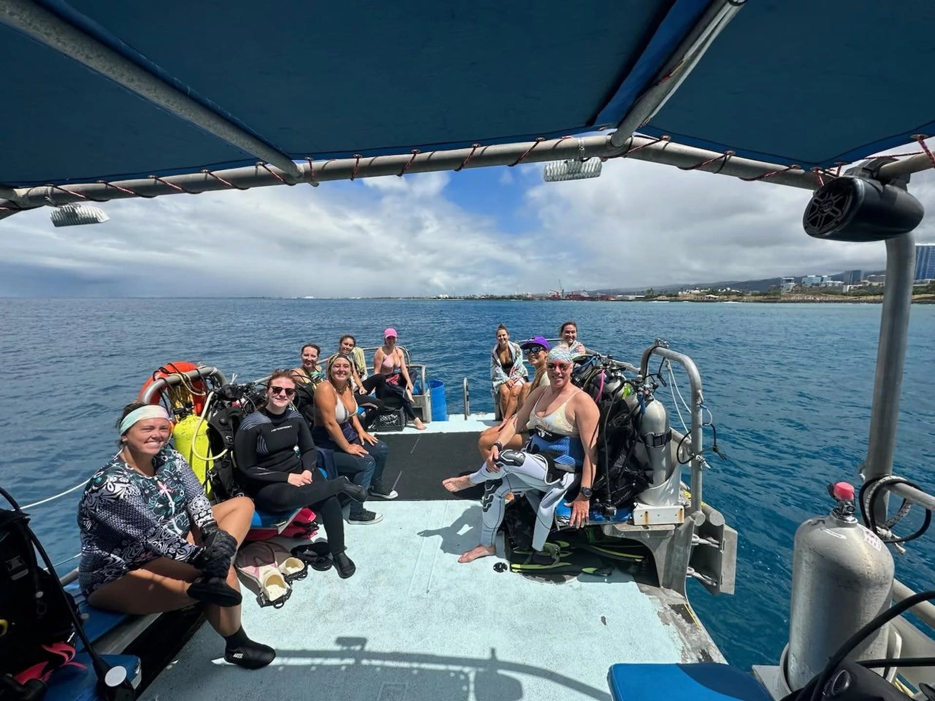 Honolulu Dive Expedition: 2-Tank Wreck & Reef with PADI 5* Center - Thumbnail 3