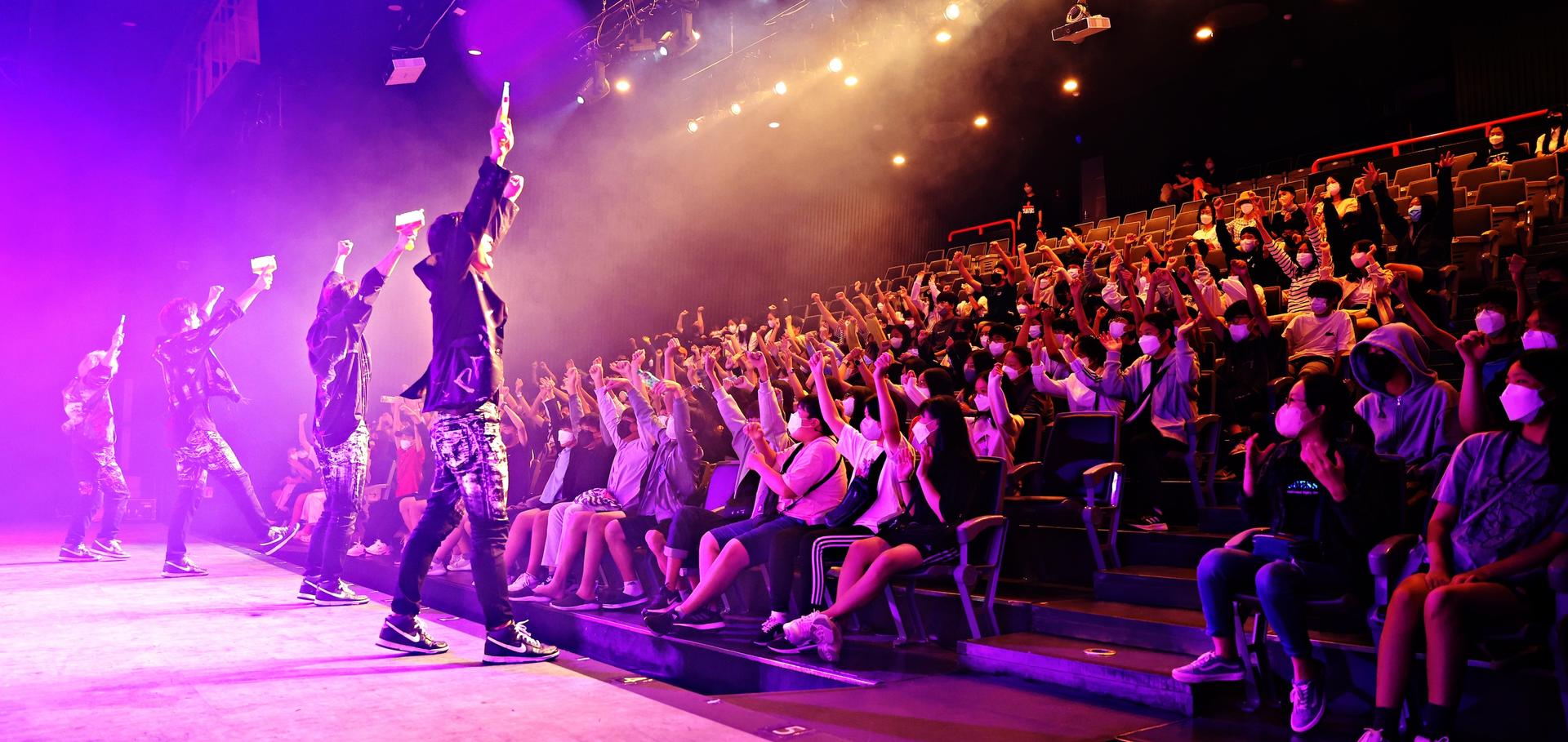 THE PAINTERS Live Art K-pop Dance Show in Seoul - Thumbnail 7