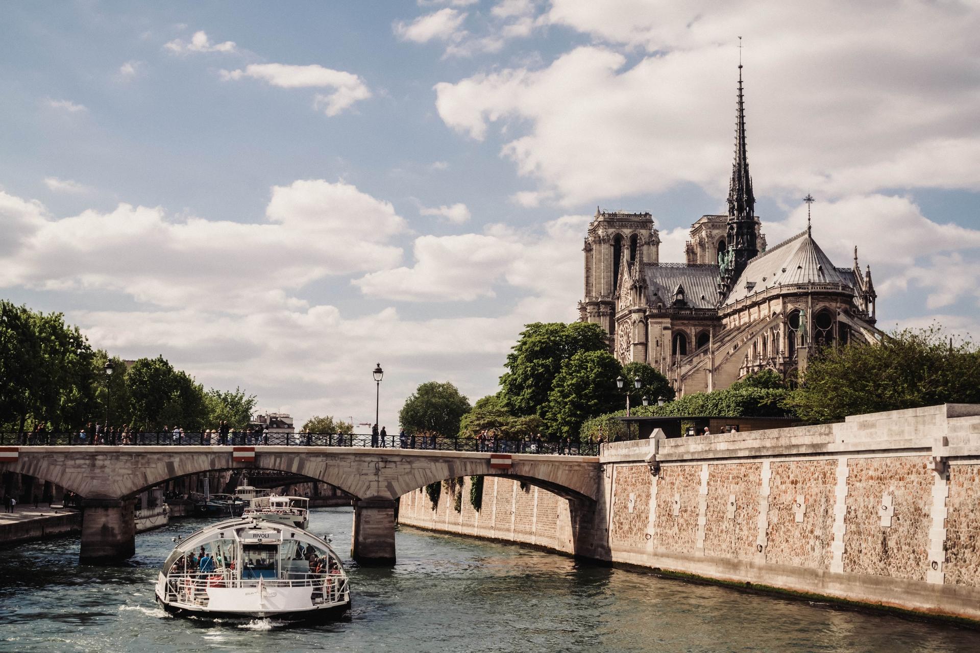 Medieval Quarter walking tour with skip-the-line tickets in Paris - Thumbnail 2