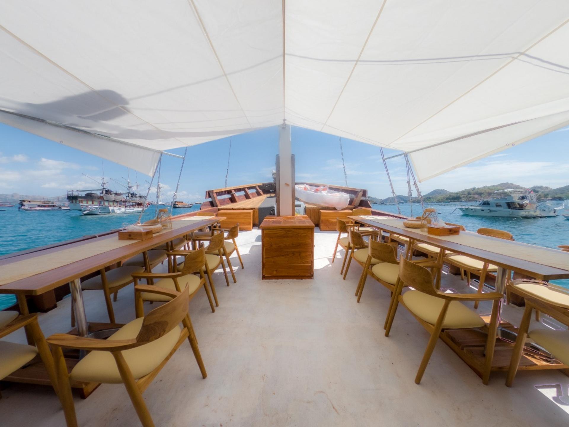 [Luxury Phinisi] 3D2N Sailing Liveaboard from Labuan Bajo - Thumbnail 25