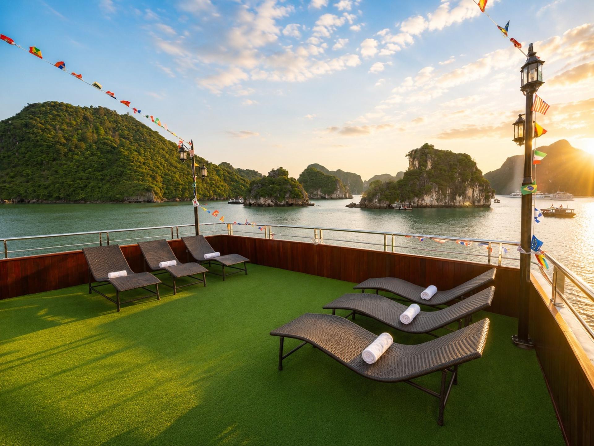 Asiana Day Cruise: Ha Long Bay, Sung Sot, Ti Top - Thumbnail 10