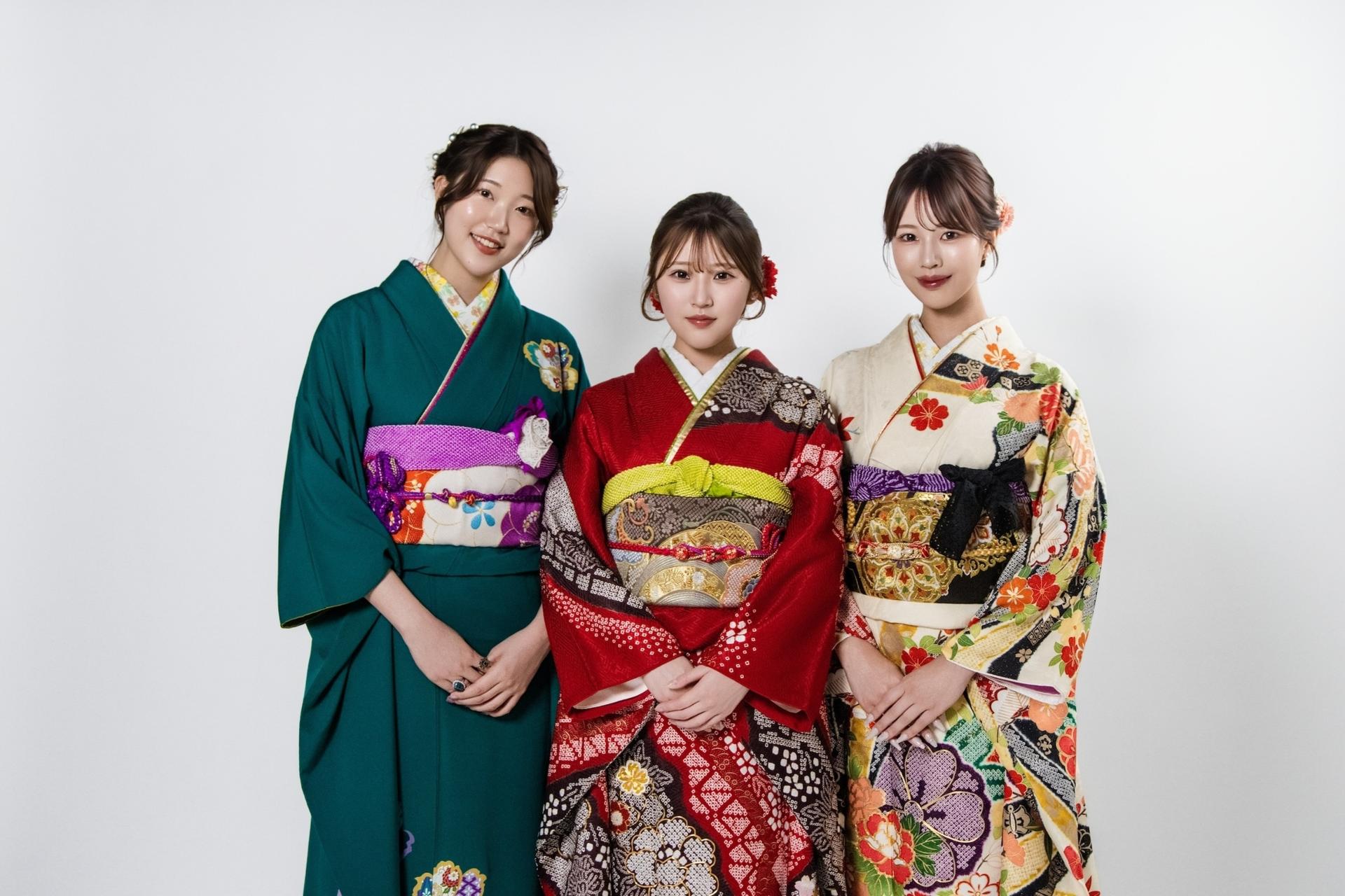 Kyoto Private Family Kimono Photoshoot  (Studio & Washitsu) - Thumbnail 6