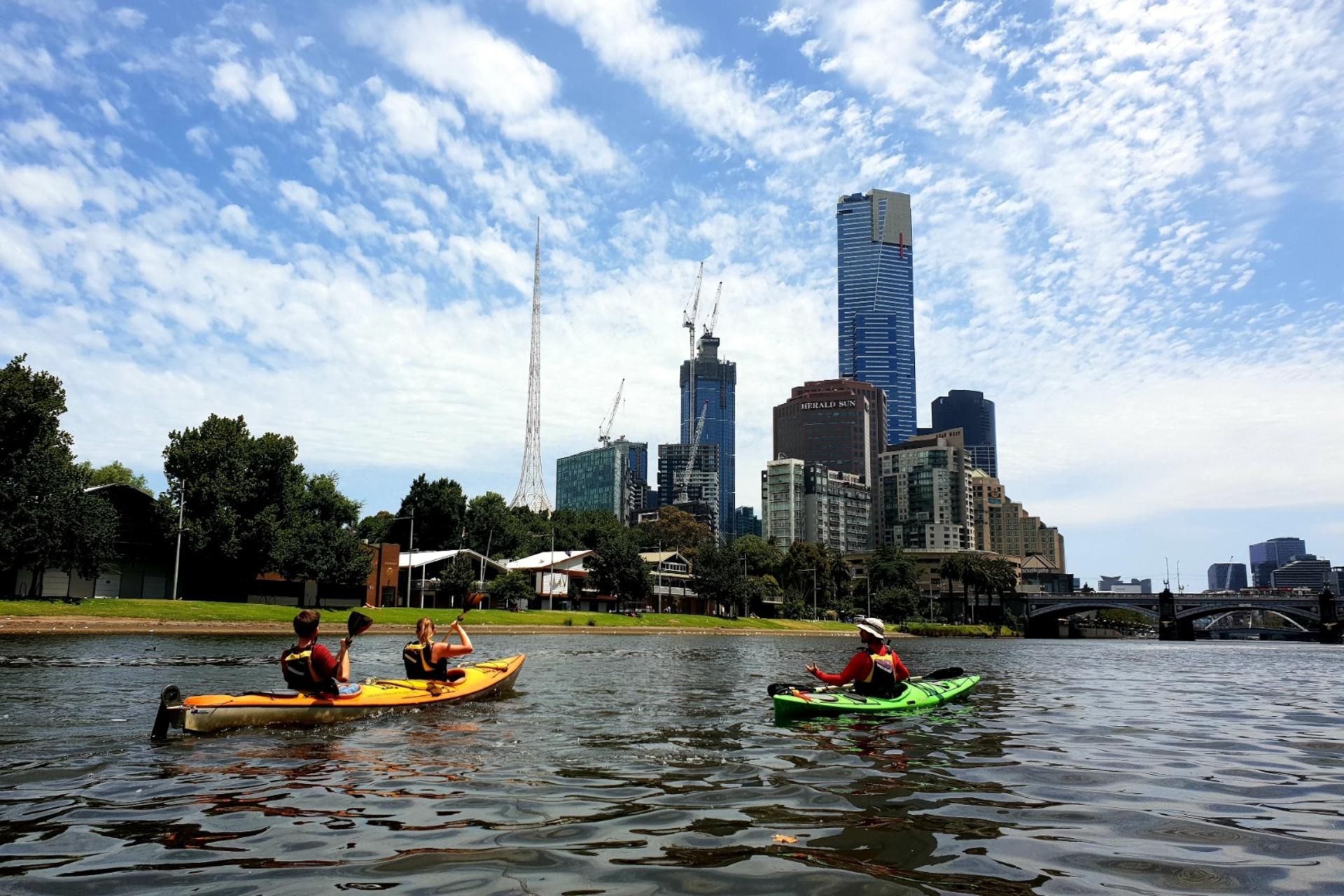 City Sightseeing Kayak Tour in Melbourne	 - Thumbnail 3