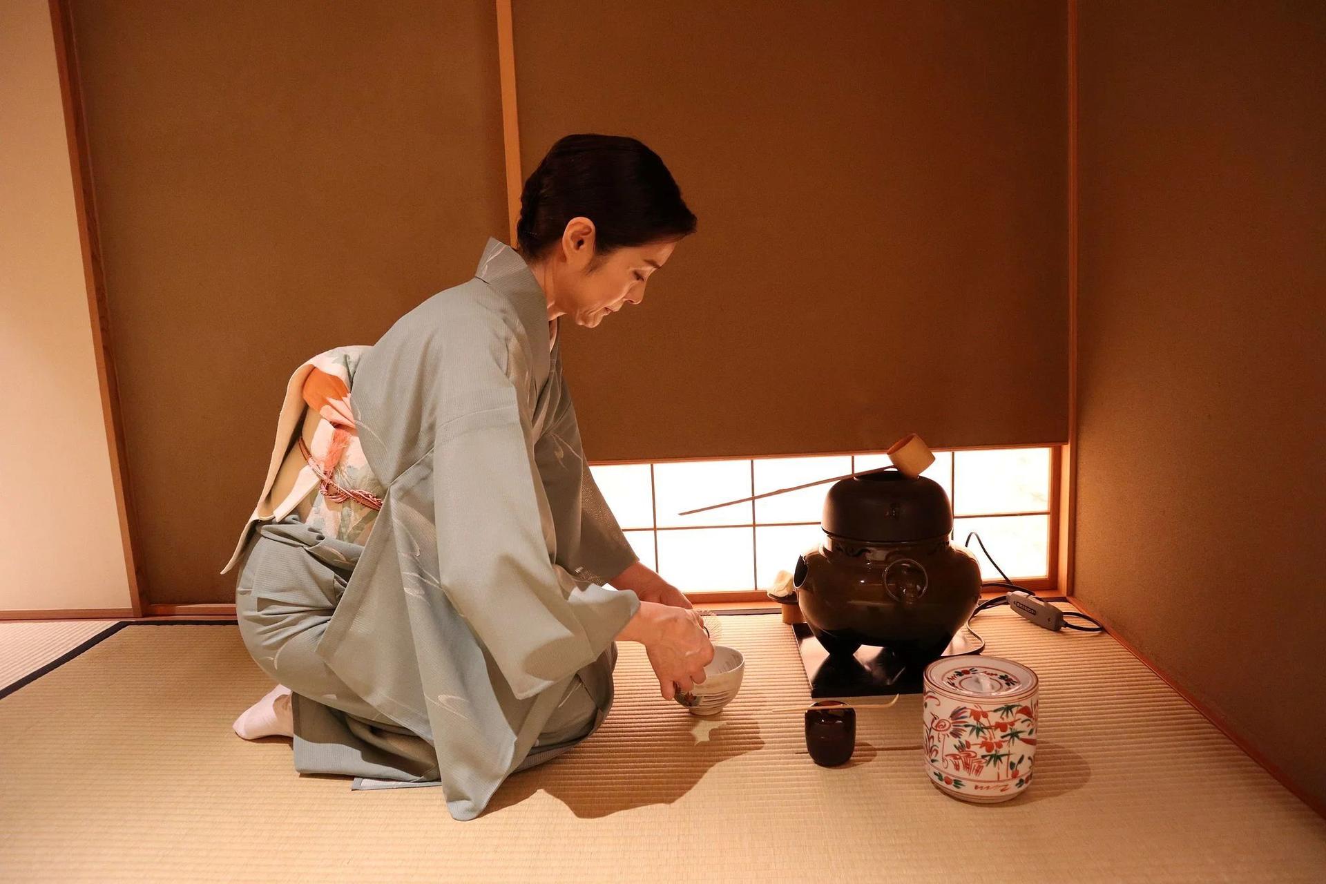 Private Traditional Tea Ceremony Near teamLab in Toyosu Tokyo - Thumbnail 6