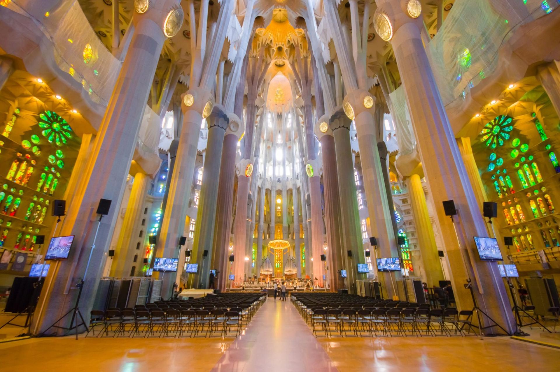 Montserrat and Sagrada Familia Tour in Barcelona - Thumbnail 5