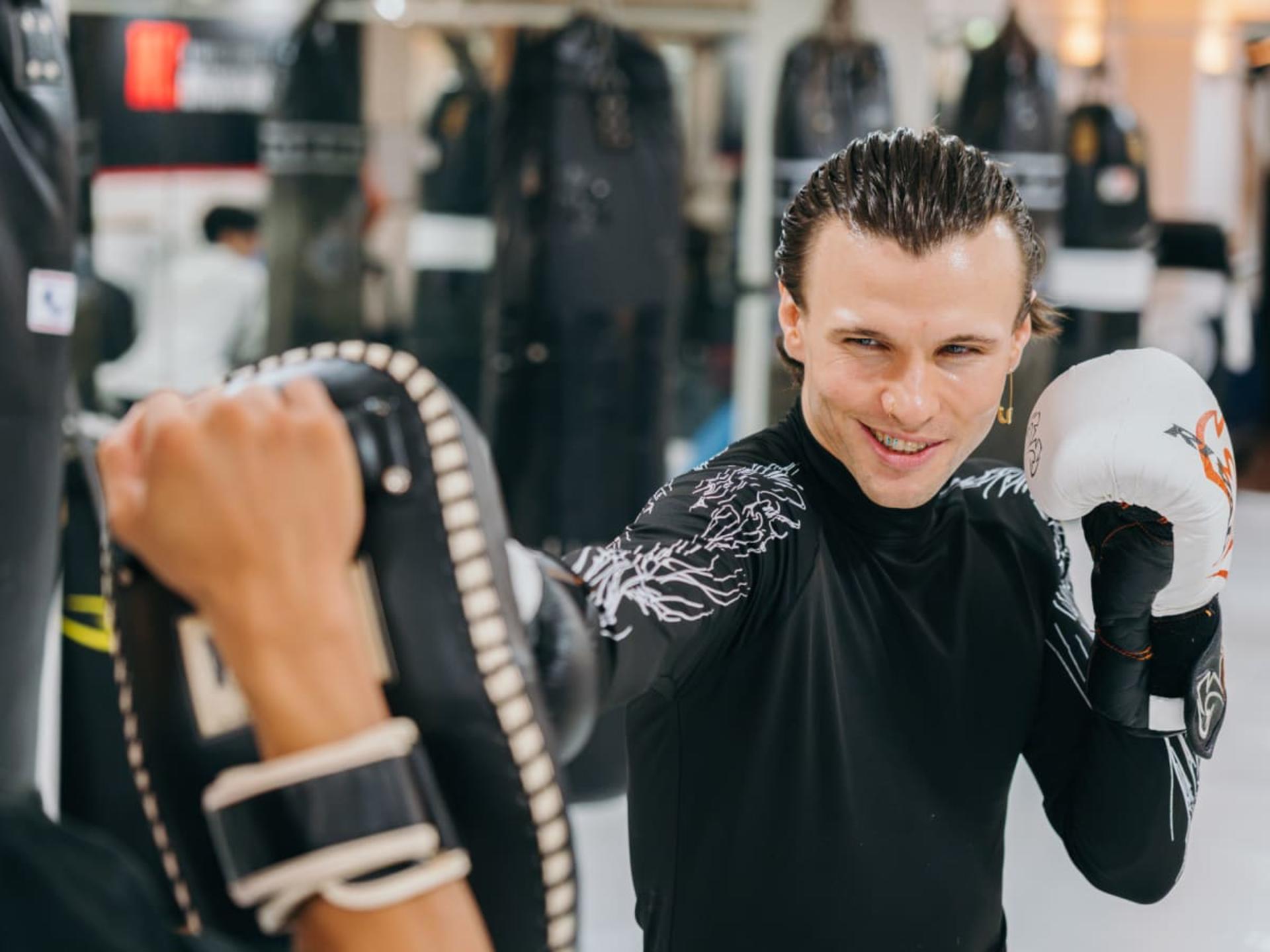 [Experience Tours Osaka]: Kickboxing with Pro Fighters - Thumbnail 9