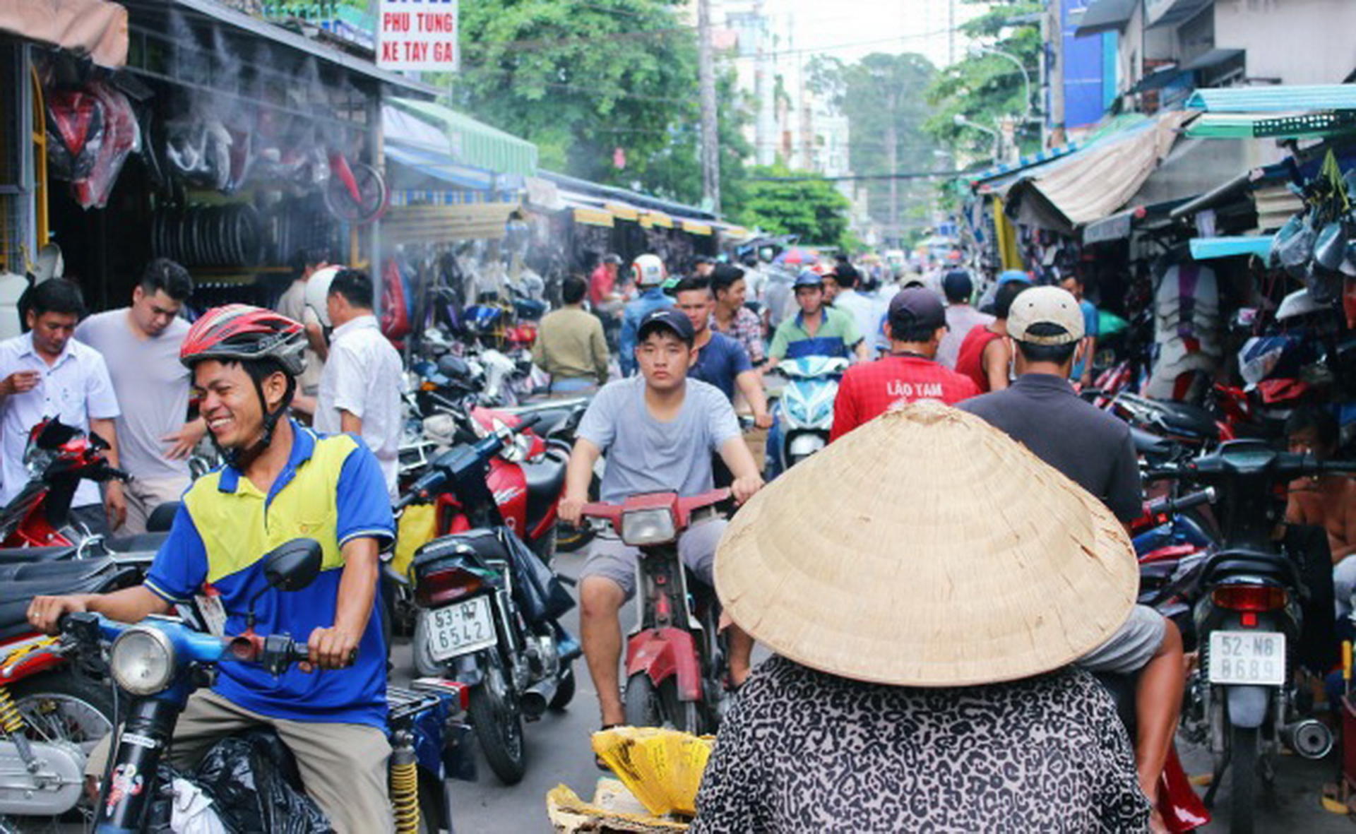  Local Markets in Ho Chi Minh City Motorbike Tour - Image 1