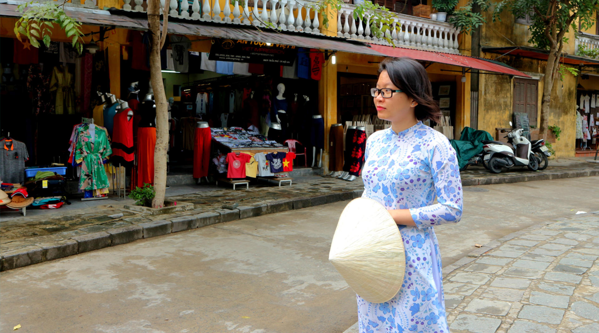 One Day Ao Dai Rental in Hoi An - Thumbnail 2