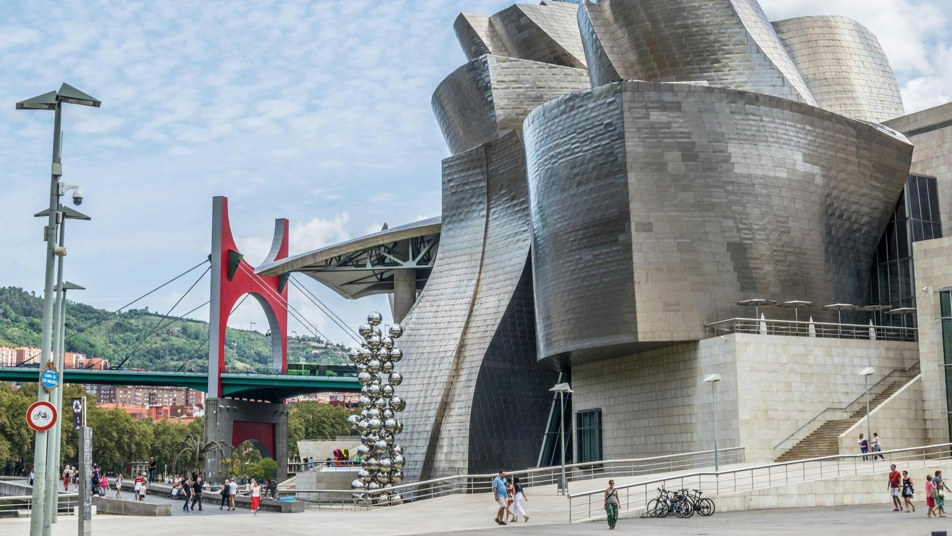 Guggenheim Museum Tour in Bilbao - Thumbnail 2