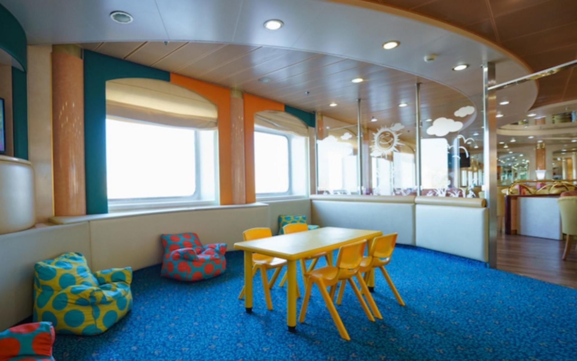 Athens Piraeus Port - Heraklion Ferry Ticket - Thumbnail 6