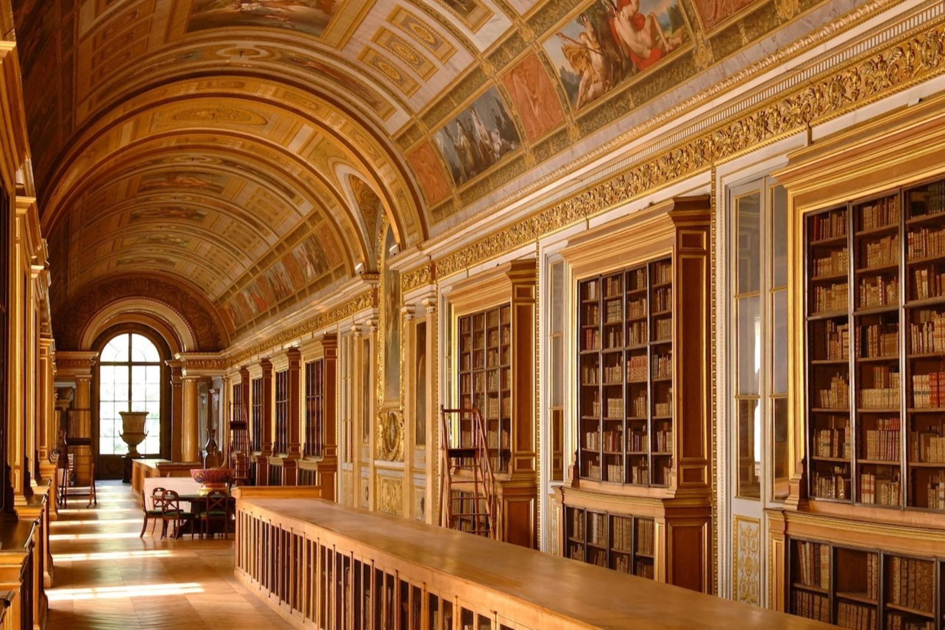 Chateau de Fontainebleau Admission in Paris - Thumbnail 6