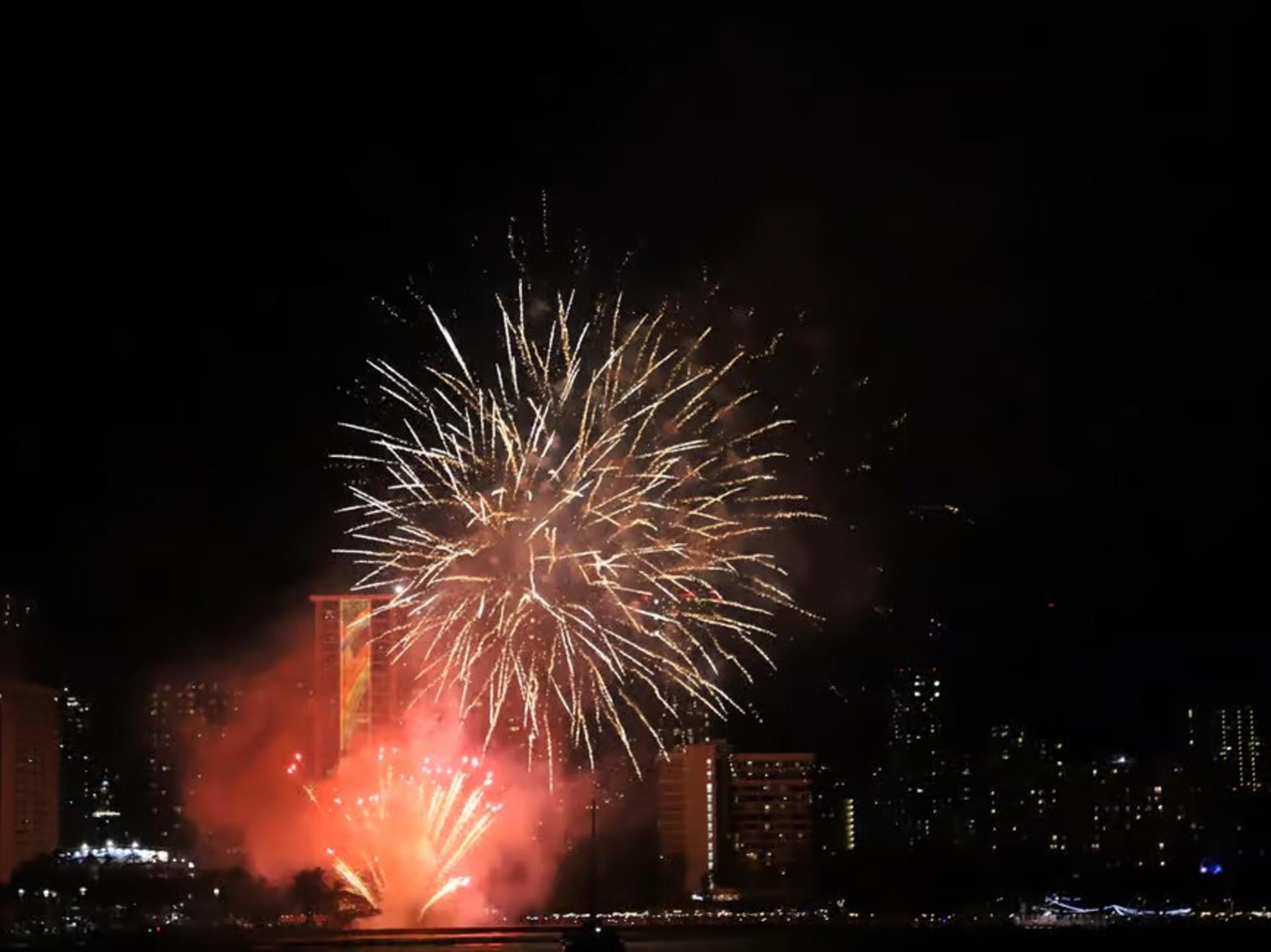 Friday Night Waikiki Fireworks Sail from Kewalo Harbor  - Thumbnail 6