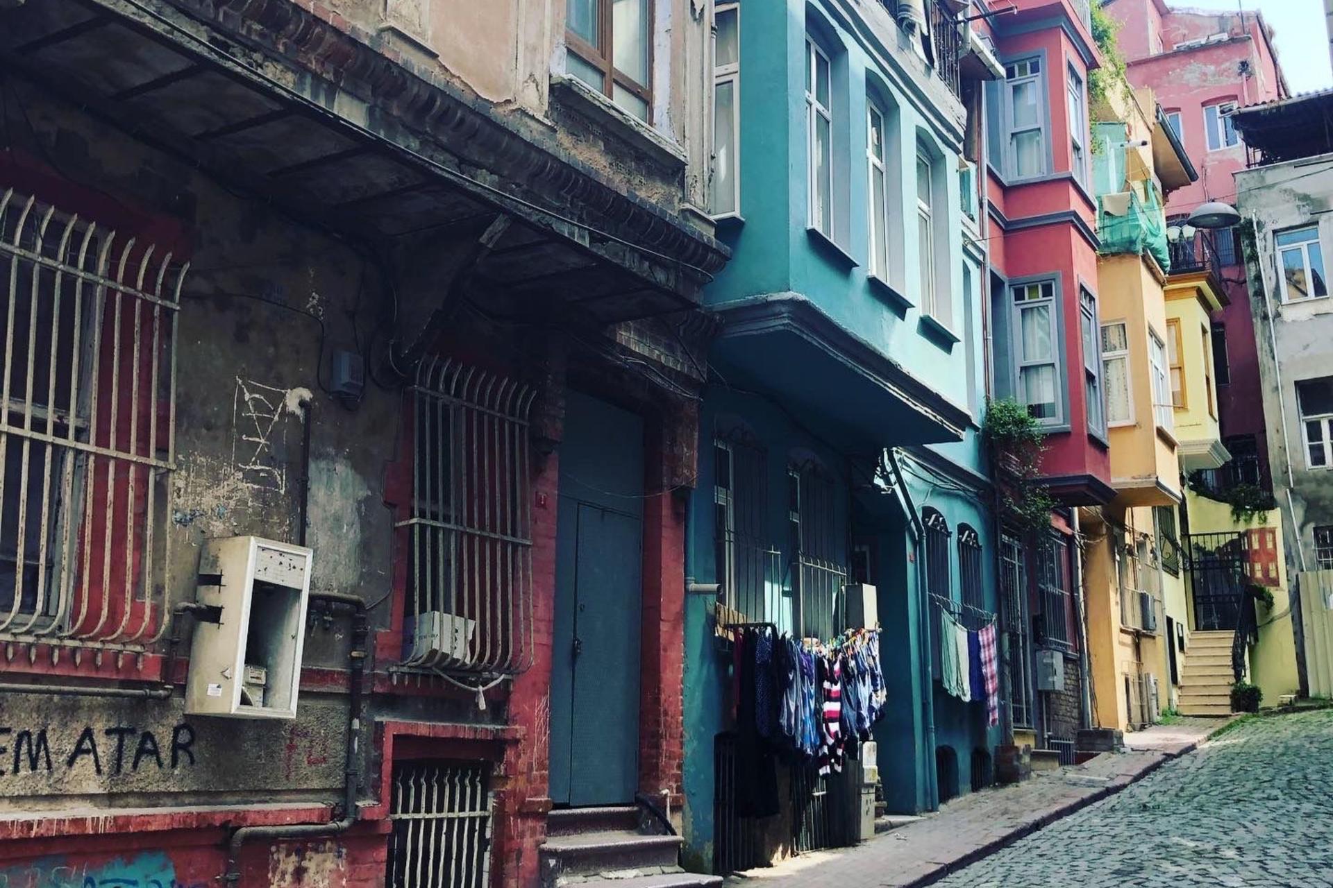 Fener, Balat, Old Greek and Jewish Quarter Tour in Istanbul - Thumbnail 5
