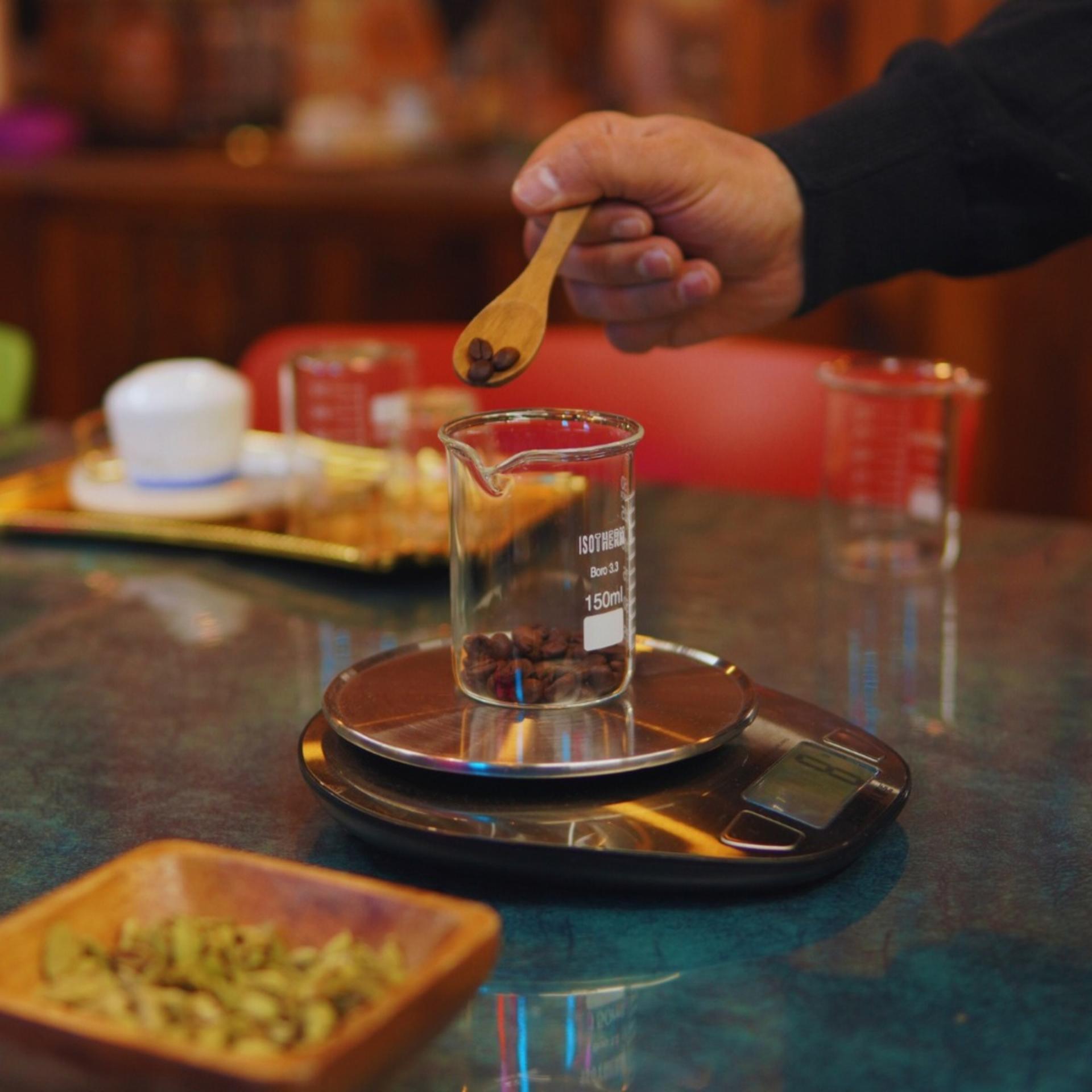 Istanbul: Brewing Turkish Coffee on Sand & Fortune Telling Workshop - Thumbnail 6