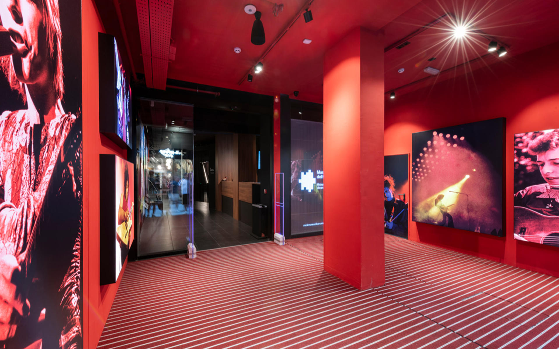 Guitar Legends Hall: Rock Museum in Barcelona - Thumbnail 6