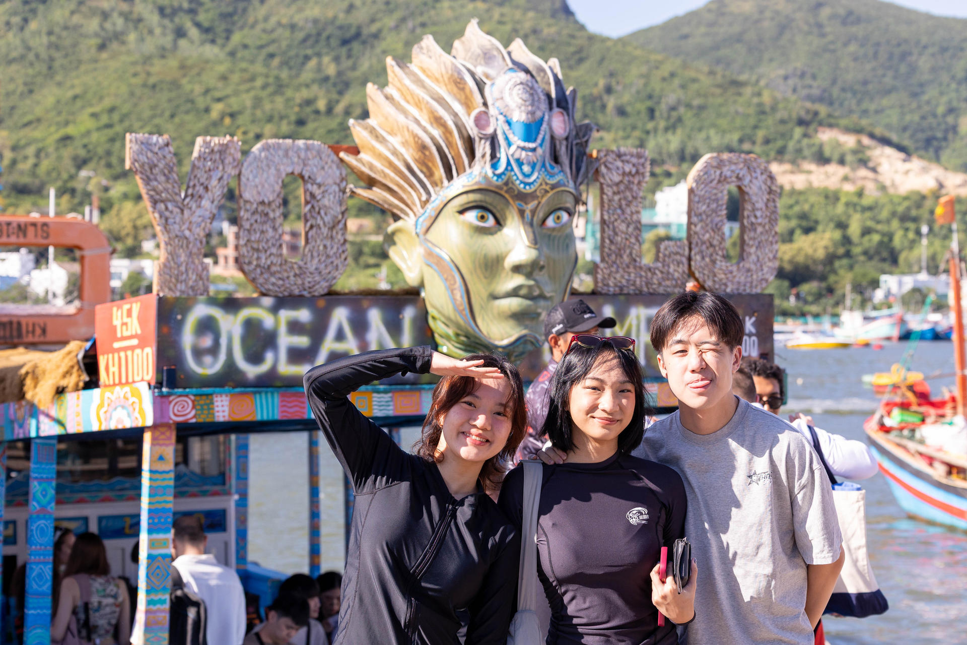 Nha Trang Floating Bar Boat Party Island Hopping Tour - Thumbnail 7