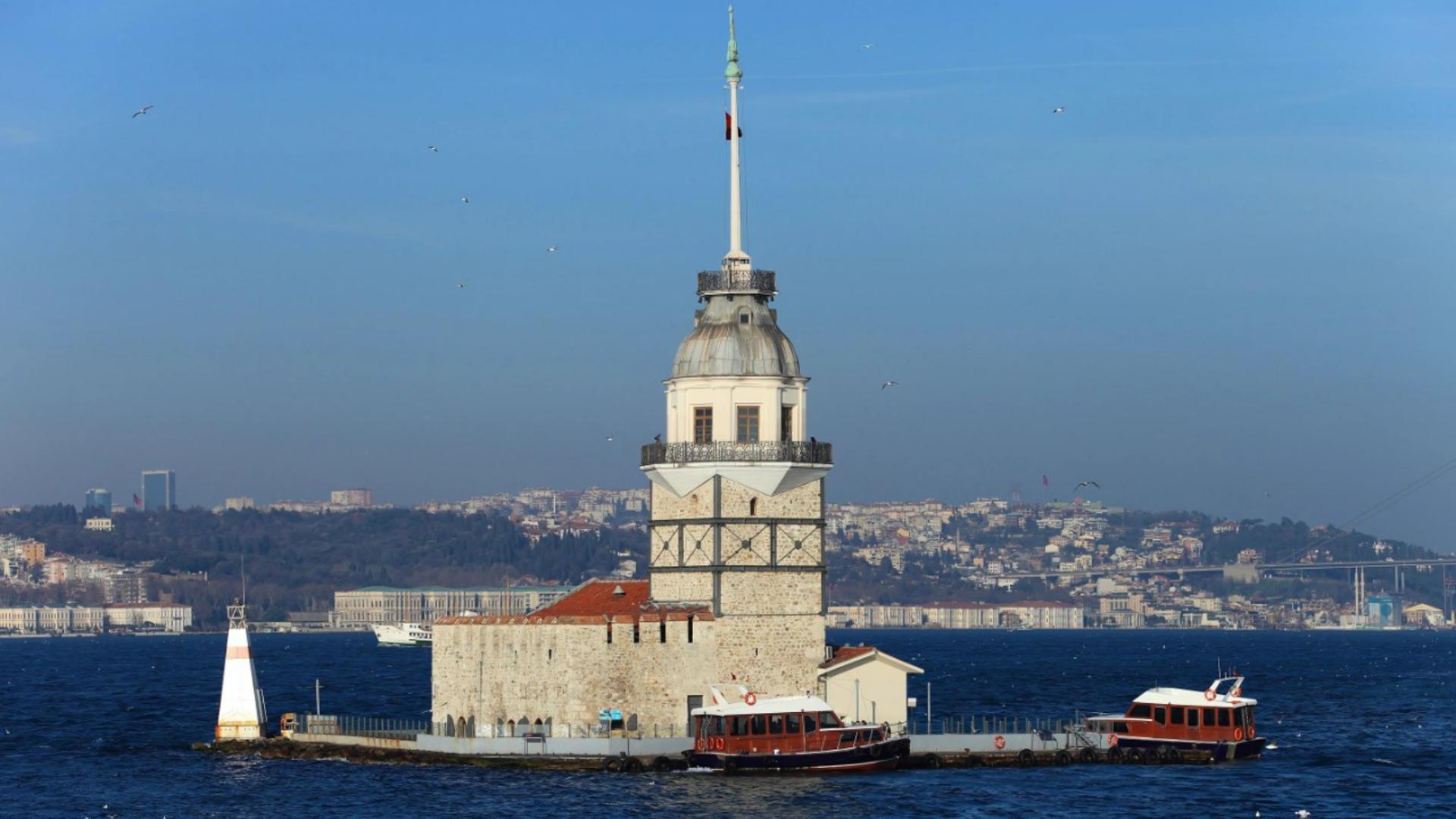 Maiden's Tower Skip-the-Ticket-Line Entry with Audio Guide - Thumbnail 12