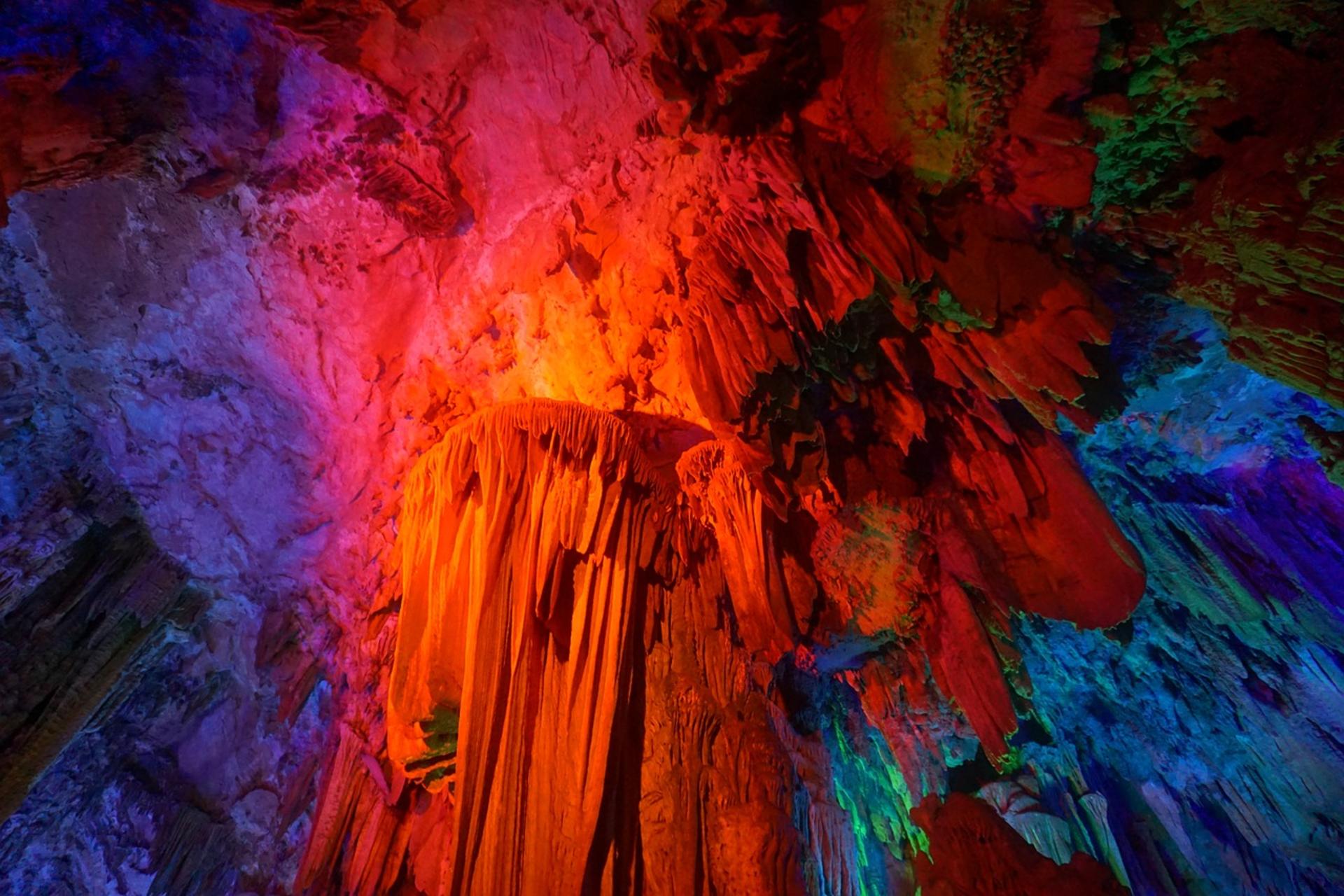 Guilin City Day Tour: Suburb Ancient Town and Reed Flute Cave - Thumbnail 3