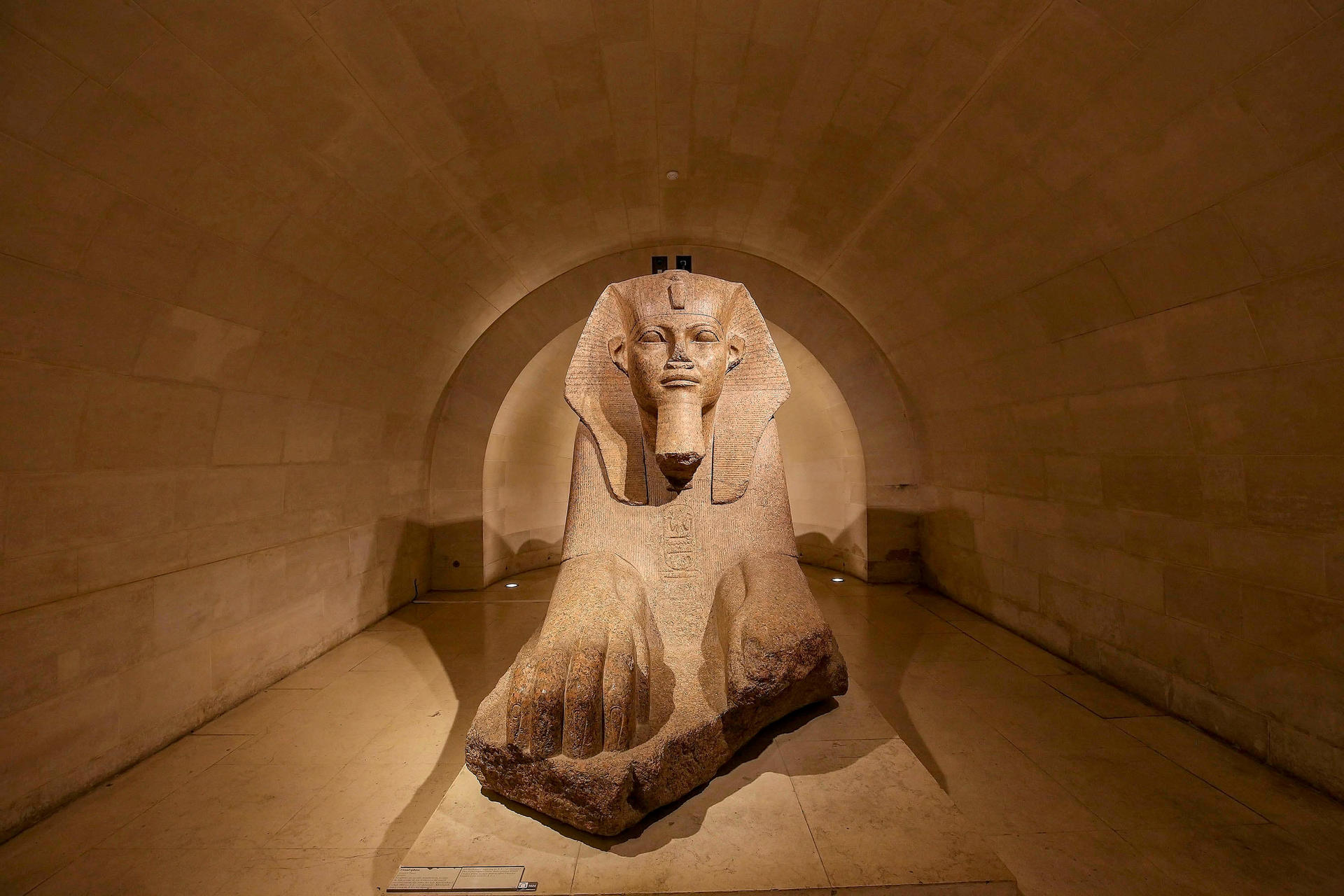 Louvre, Paris: audioguide in your smartphone (no ticket) - Thumbnail 6
