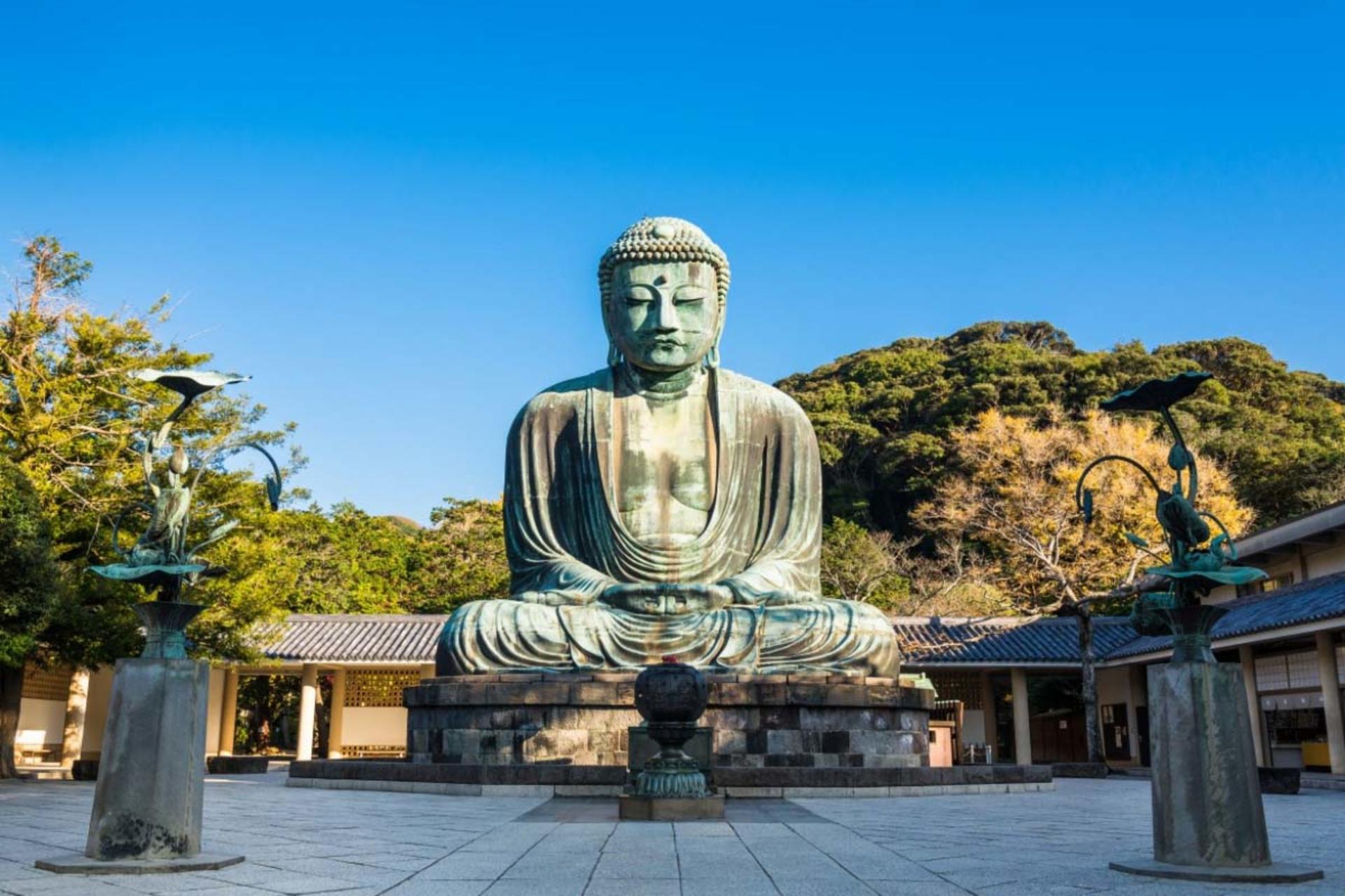 Kamakura Great Buddha & Tsurugaoka Hachimangu Shrine & Enoshima & Kamakura High School One Day Tour | Depart from Tokyo - Thumbnail 2