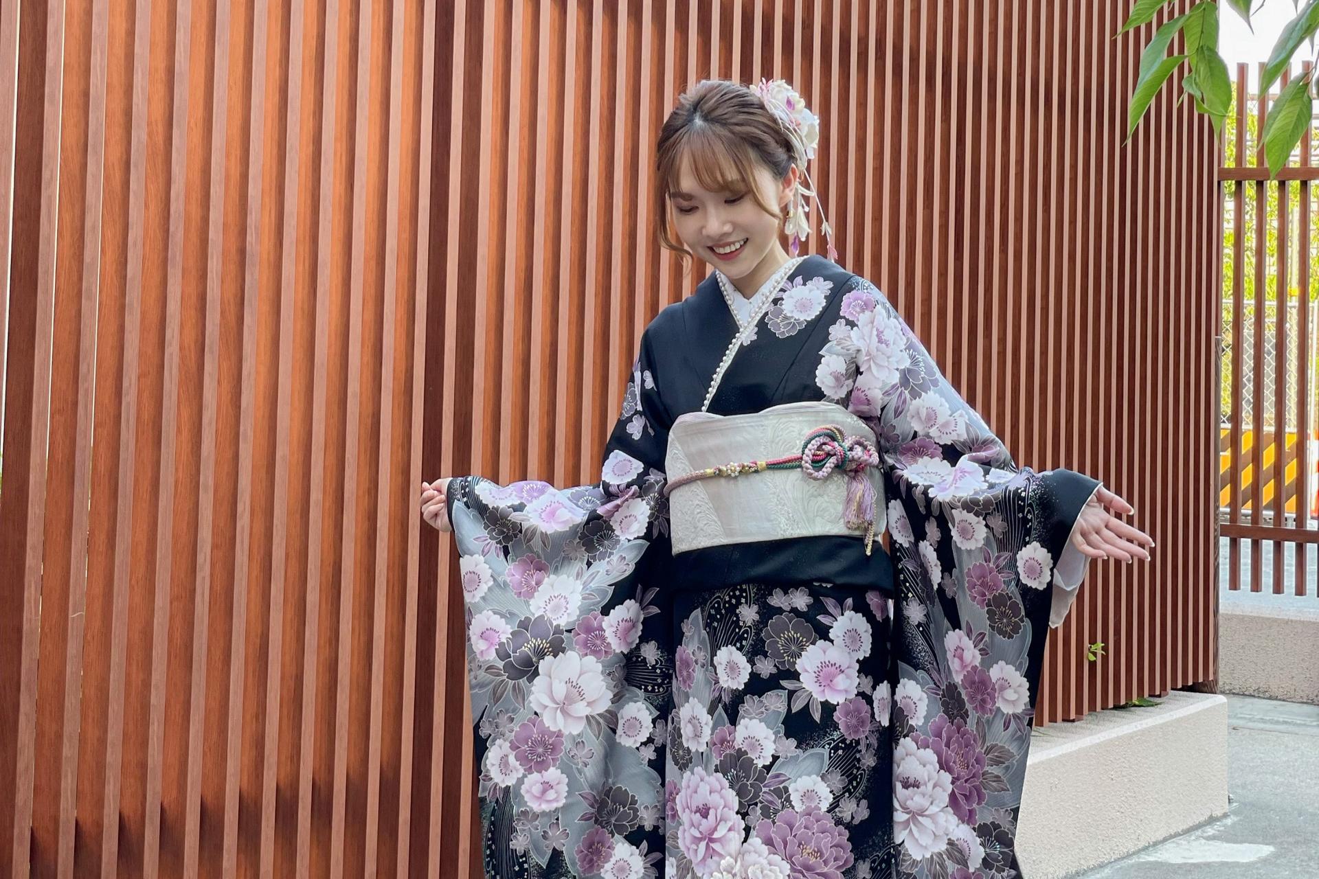 Kyoto Gion | Kimono Rental with Hair Set, Makeup & Photo Shot - Thumbnail 18