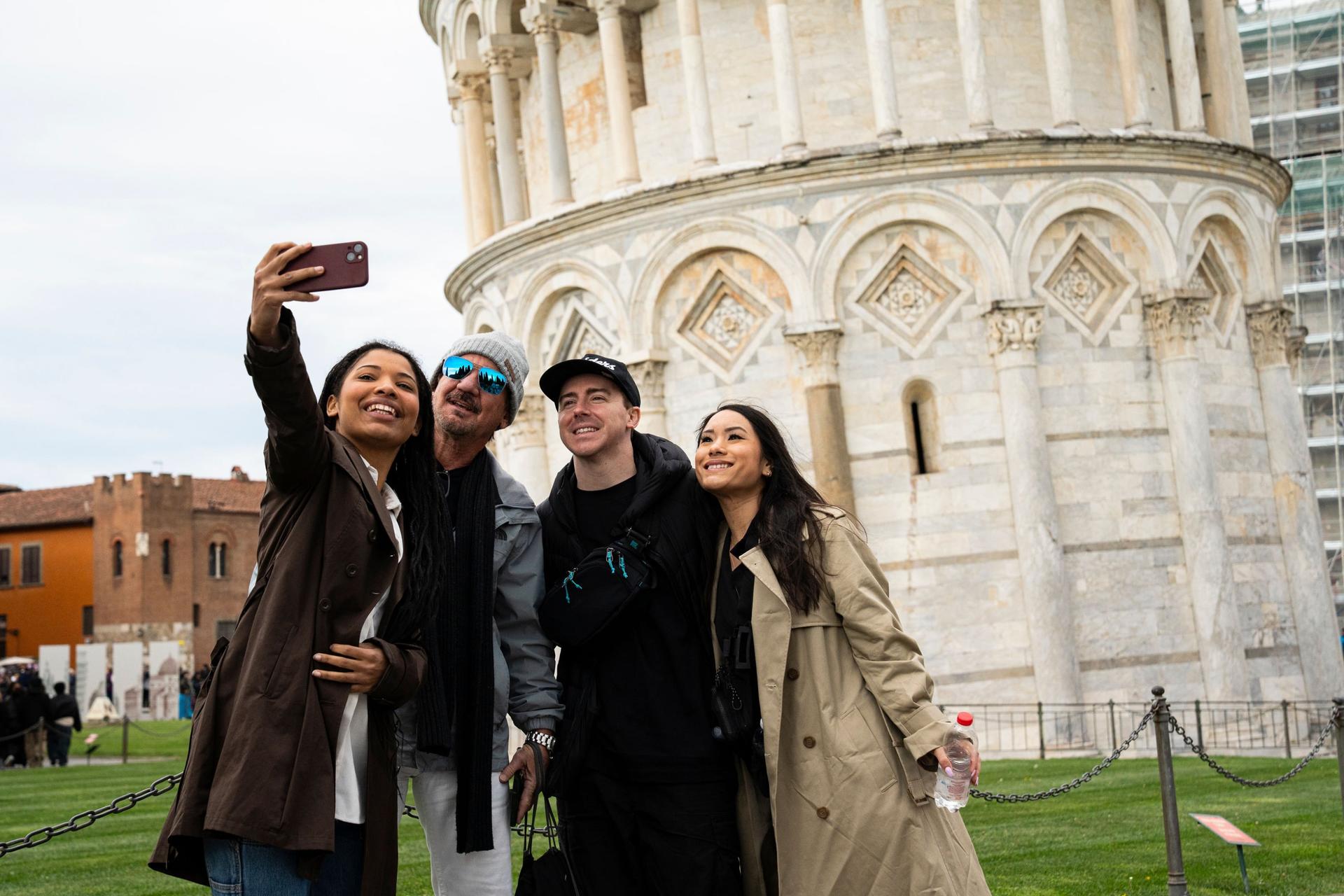 Cinque Terre & Pisa Guided Tour from Florence - Thumbnail 12