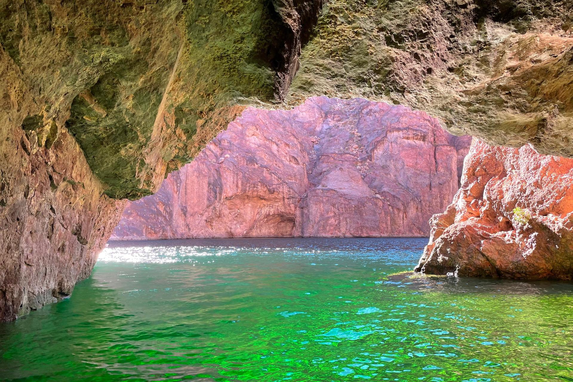 Emerald Cave Kayaking Tour from Las Vegas with Shuttle - Thumbnail 6