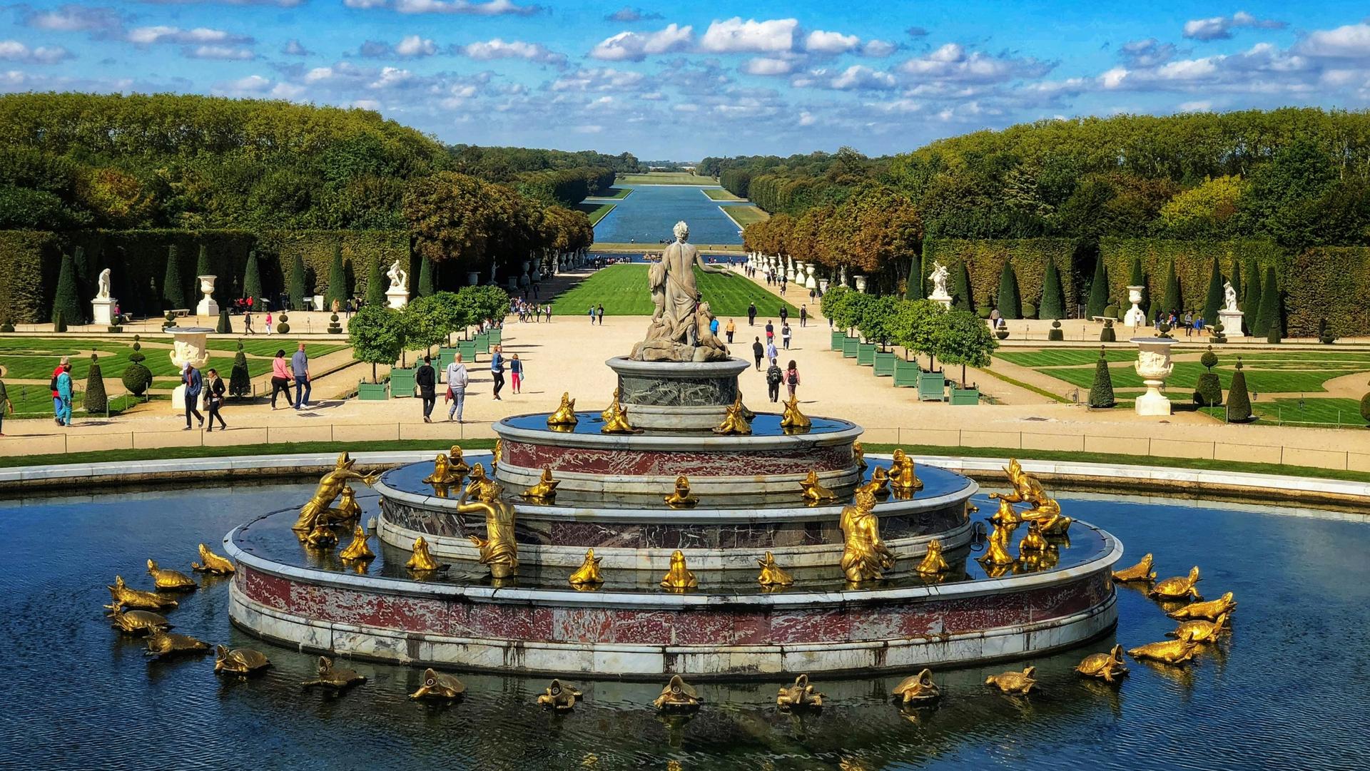 Versailles Historic Palace and Gardens Guided Tour - Thumbnail 9