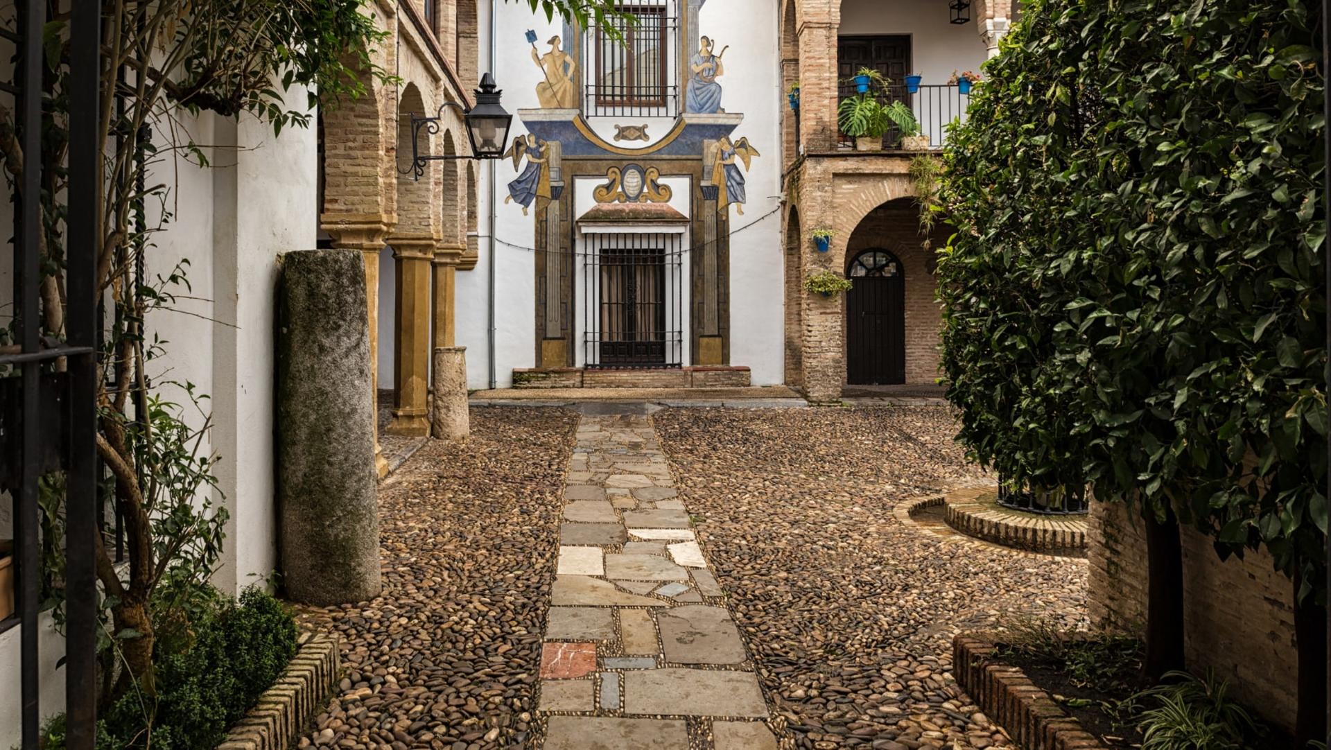 Cordoba Mosque-Cathedral and Jewish Quarter Guided Walking Tour - Thumbnail 5