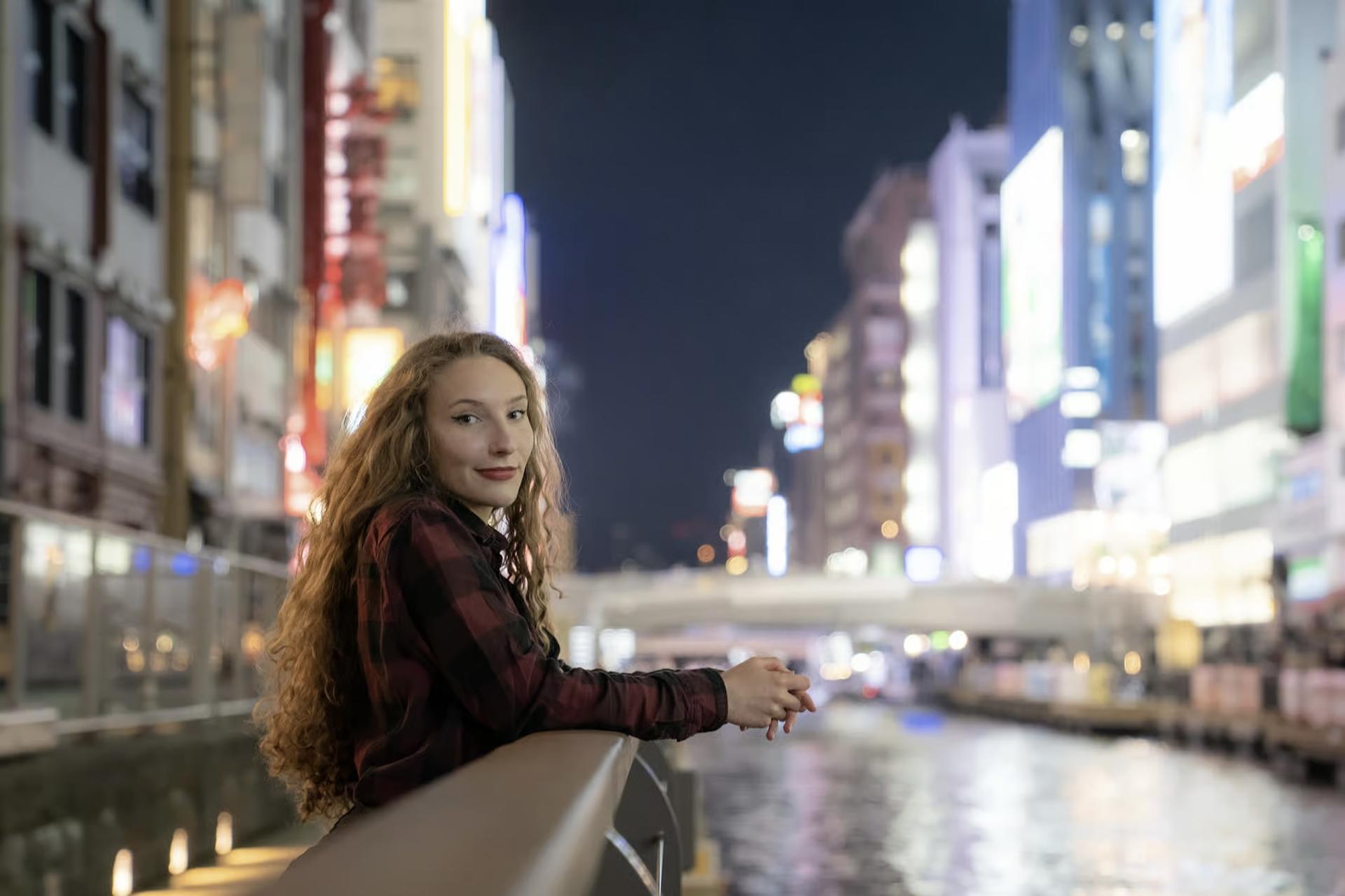 Osaka Dotonbori: Photo Shoot with a Professional Photographer - Thumbnail 6
