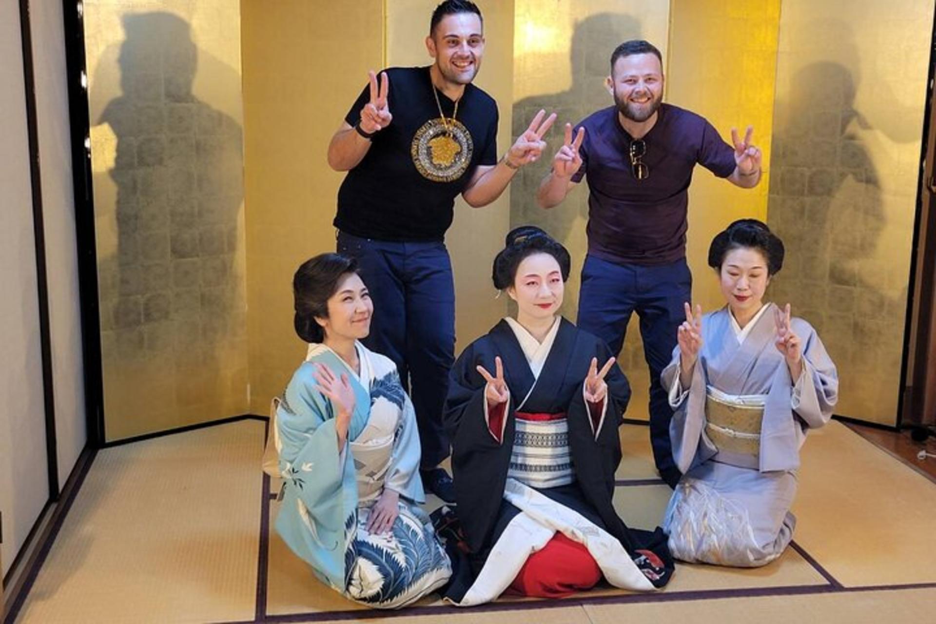Enjoy Cultural Downtown and Traditional Cuisine from Tokyo - Thumbnail 13