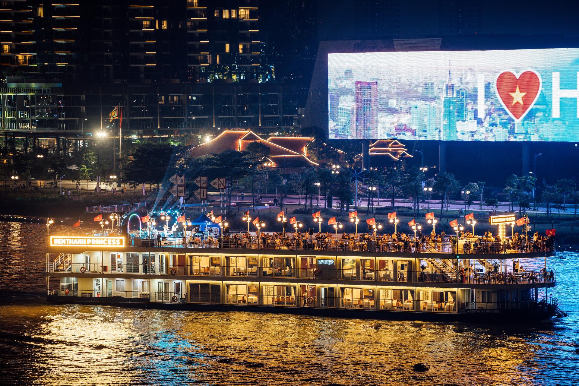 Ben Thanh Princess Luxurious Dining Cruise in Ho Chi Minh City - Thumbnail 10