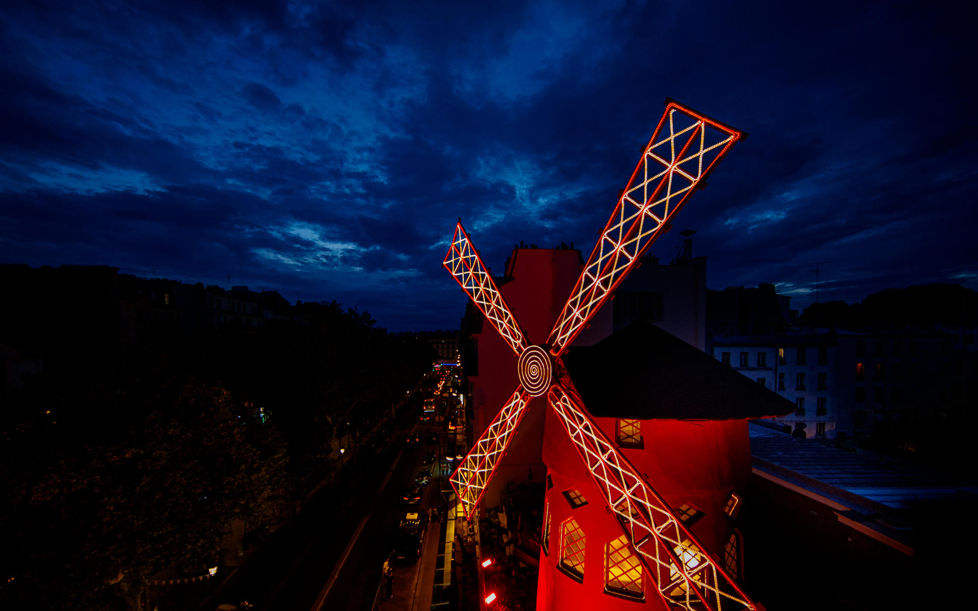 Eiffel Tower Dinner, Seine Cruise, and Moulin Rouge Show Experience - Thumbnail 8