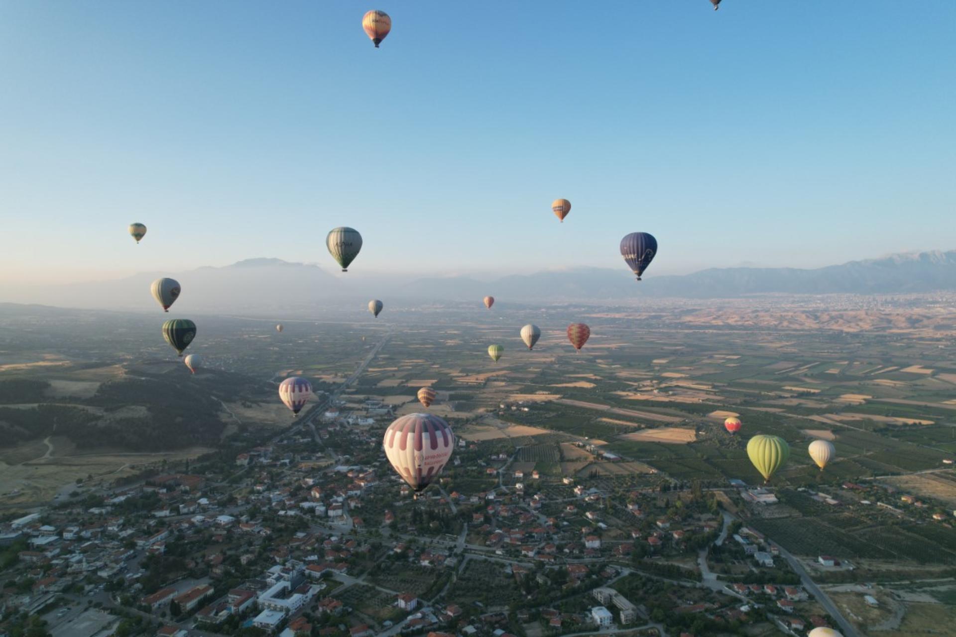 Pamukkale: Hot Air Balloon Flight w/Sunrise-Daytime Option - Thumbnail 3