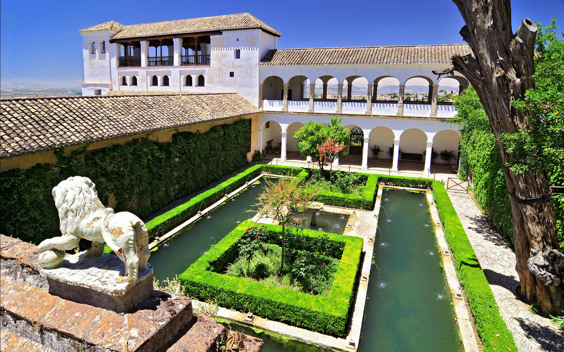 Alhambra Complex Tour: Nasrid Palaces, Alcazaba & Generalife - Thumbnail 2