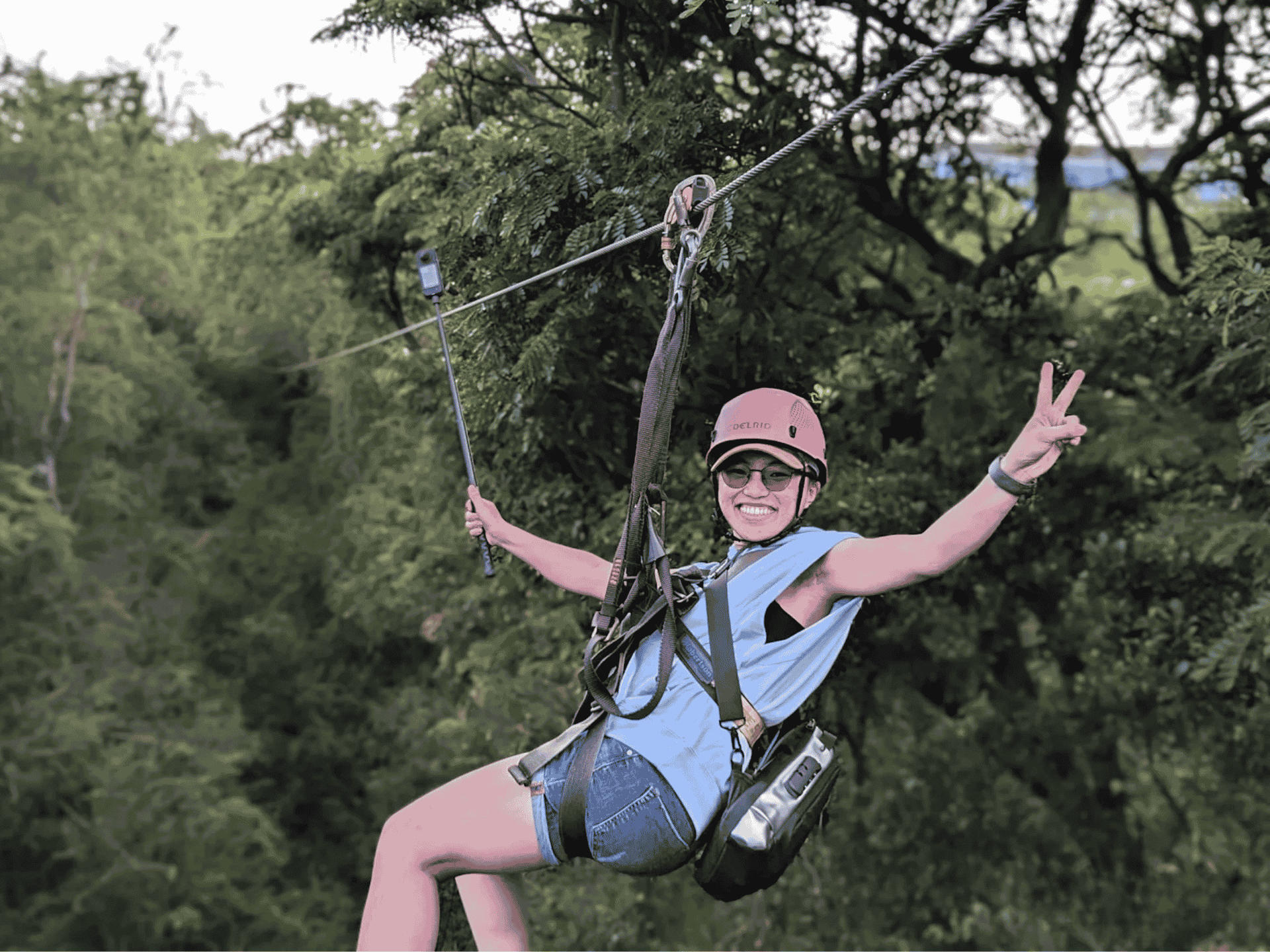 Coral Crater 6-Zipline Tour in O'ahu - Image 1