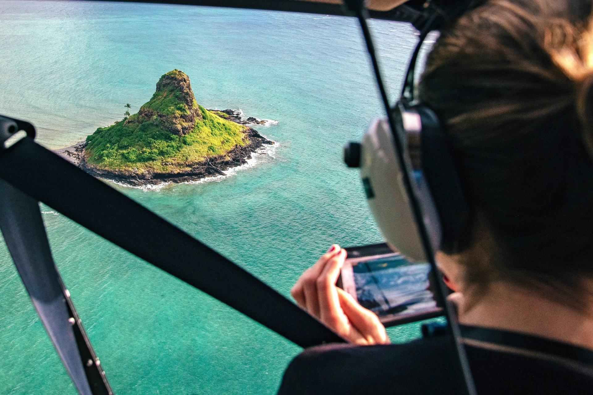 Isle Sights Unseen 45 Minutes Helicopter Doors On/Doors Off Tour - Thumbnail 8