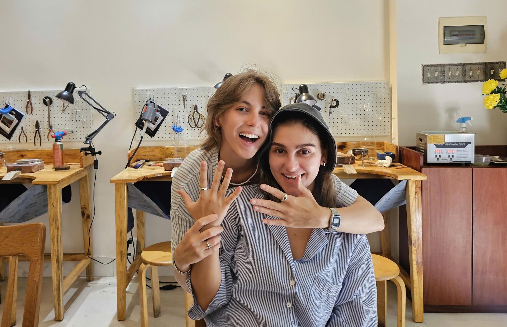 Da Nang: Silver Jewelry Making Workshop with Local Instructor - Thumbnail 2