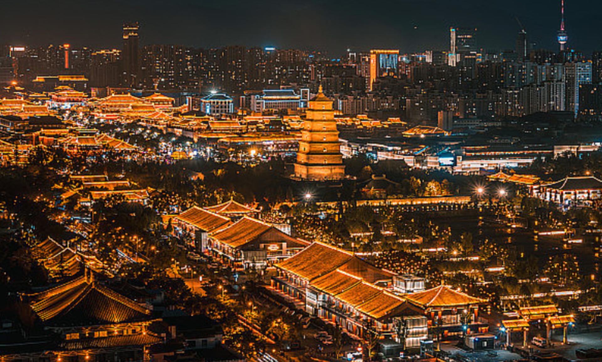 3-day tour of Huaqing Pool, Terracotta Army, and Grand Tang Dynasty Ever Bright City in Xi'an - Image 1