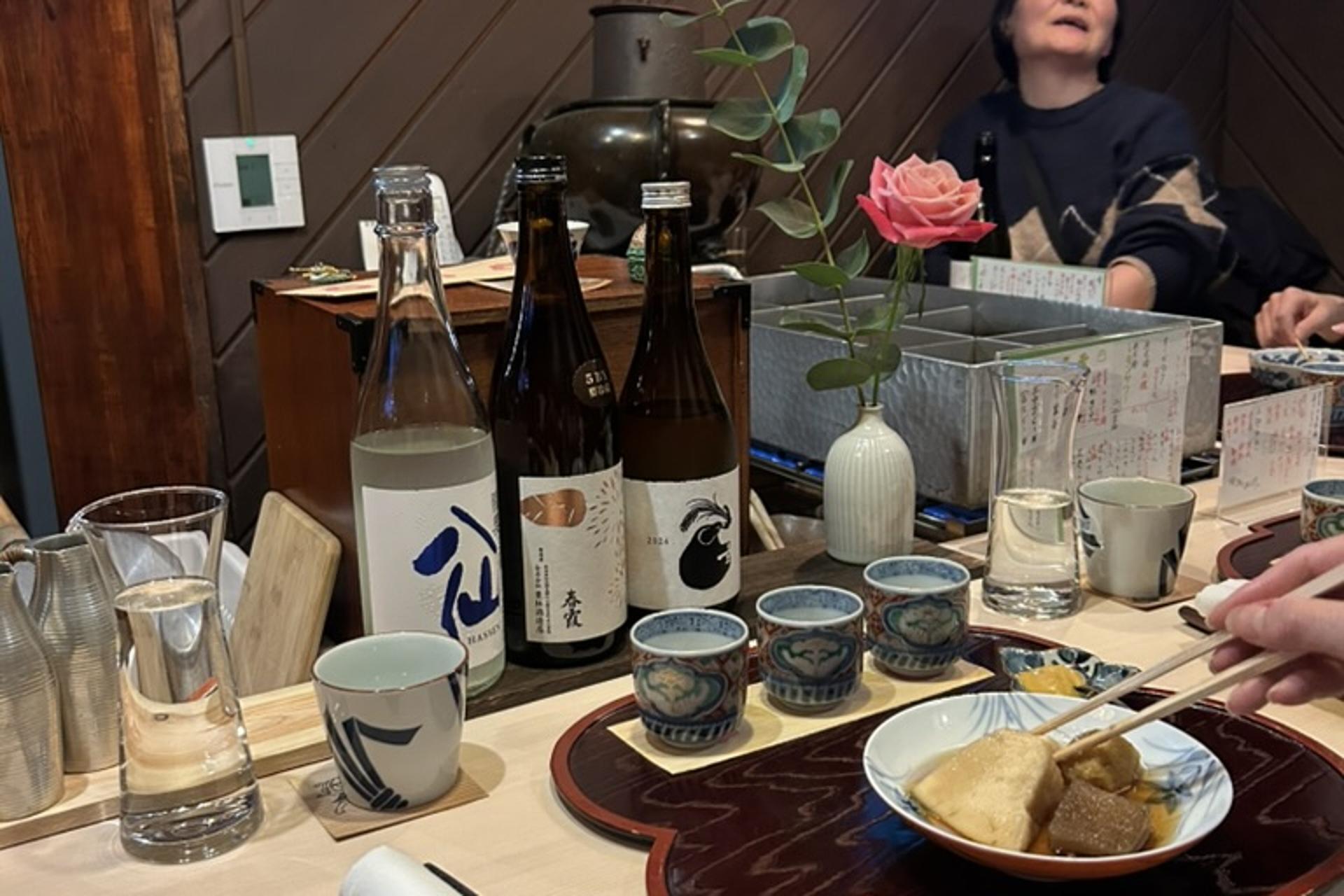 Shinjuku Izakaya & Bar Hopping Experience in Tokyo with Local Guide - Thumbnail 4