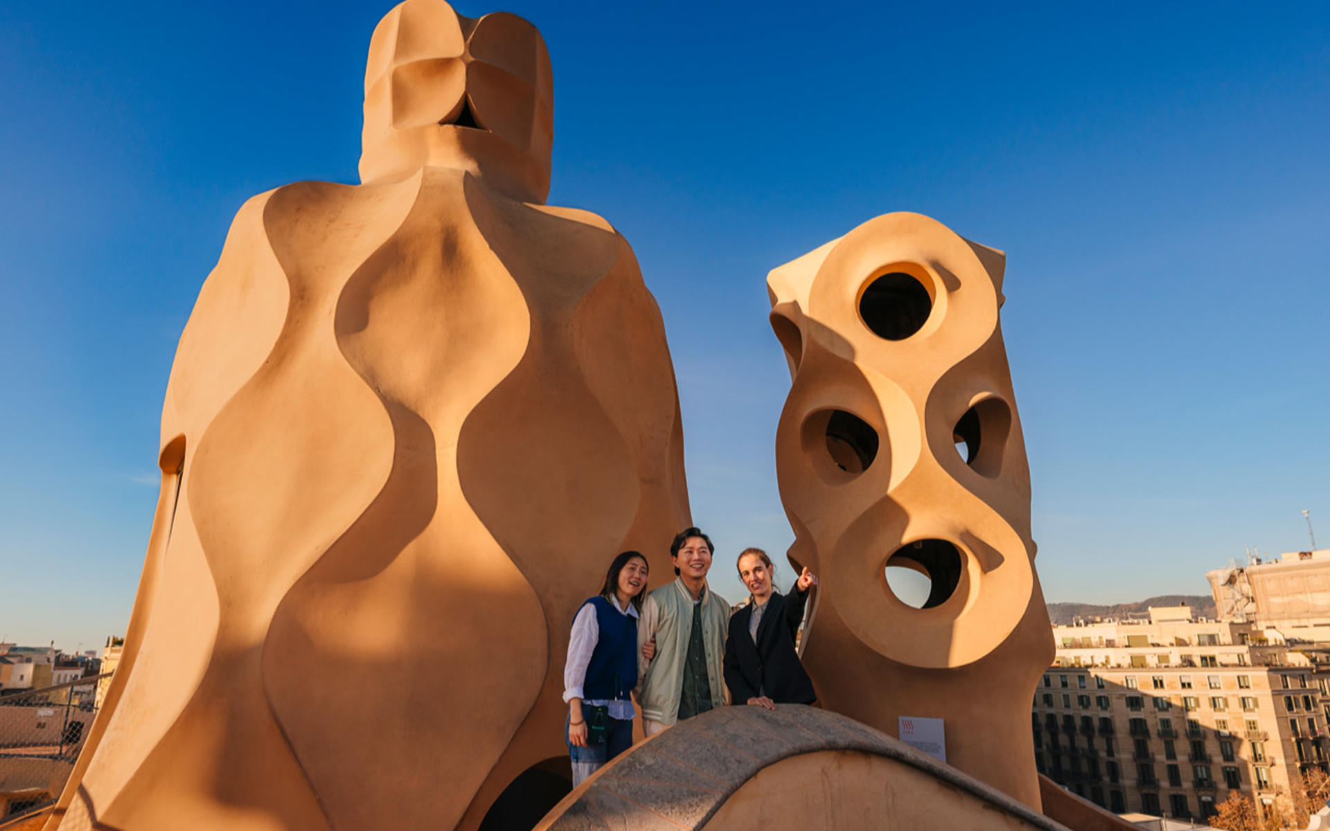 Barcelona: Casa Mila (La Pedrera) Sunrise Tour - Thumbnail 2