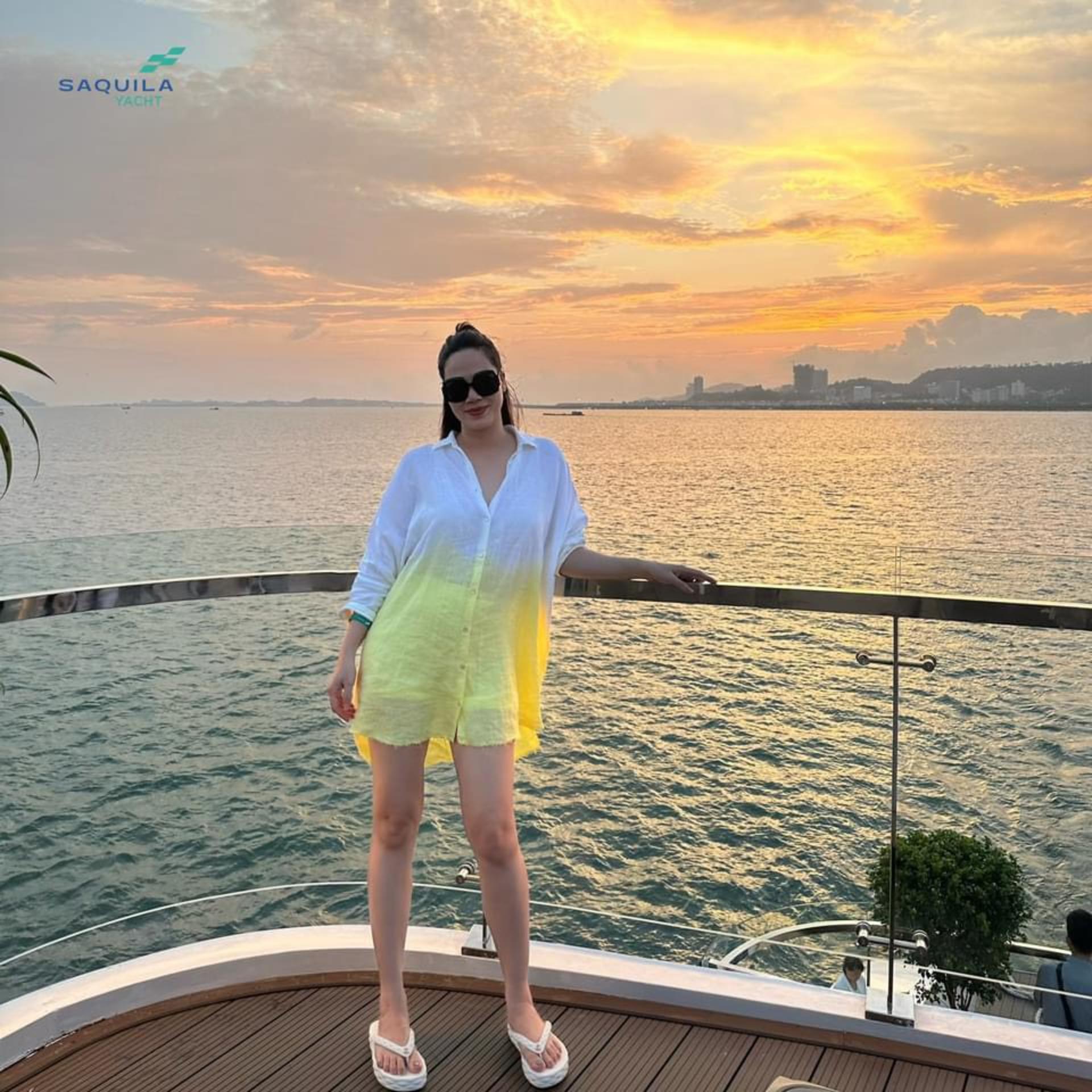 Sunset Dinner Experience of Ha Long Bay by Saquila Yacht - Thumbnail 16