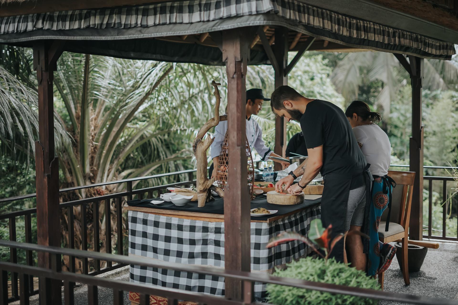 Balinese Cooking Class at The Kumbuh Restaurant Ubud - Image 1