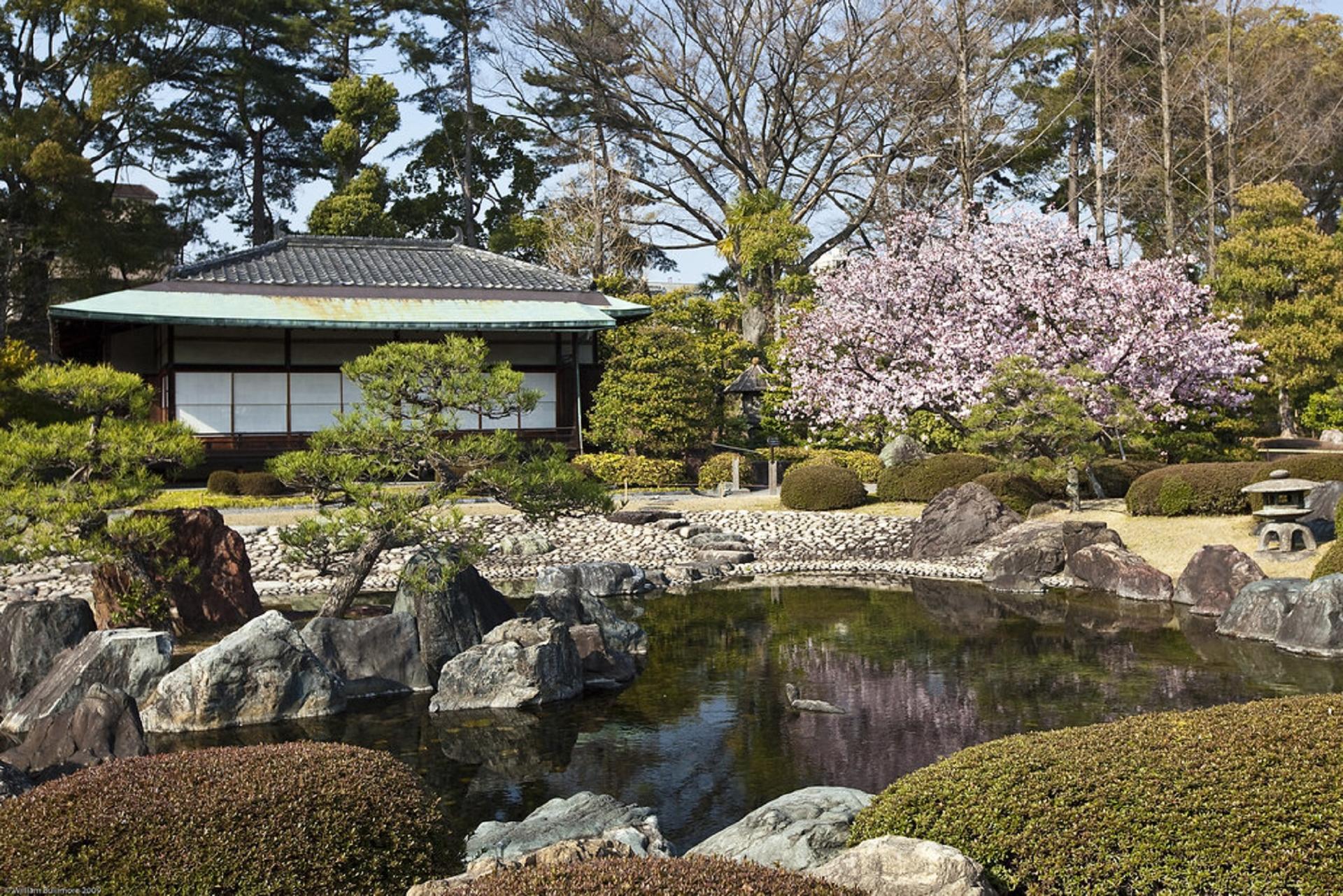 Kyoto Imperial Palace & Nijo Castle Small Group Guided Walking Tour  - Thumbnail 13