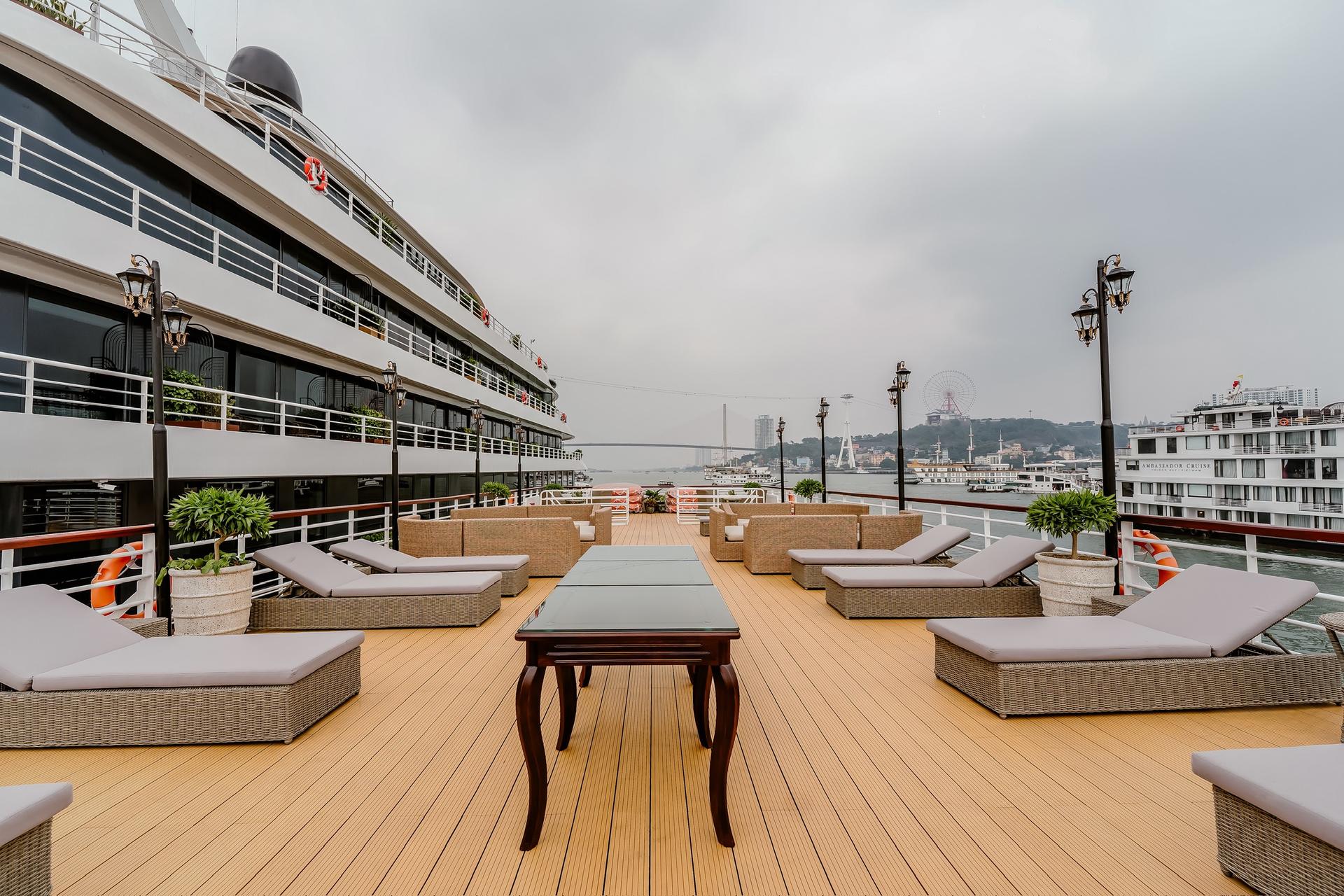Black Pearl Day Cruise: Ha Long Bay Tour with Sung Sot & Ti Top - Thumbnail 11