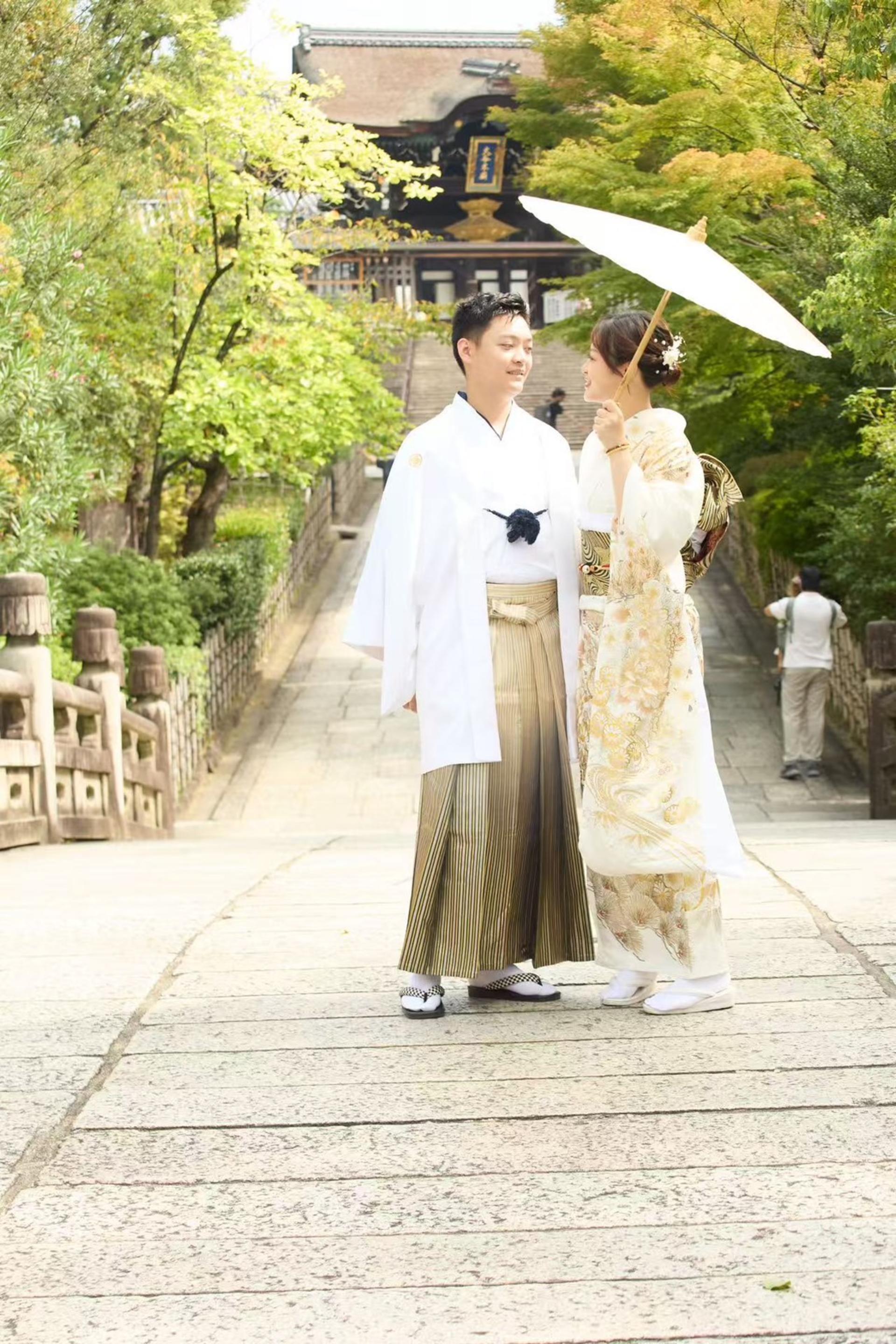 Kimono Rental Experience (Kyoto / Provided by Kimono Rental Kanwa Kiyomizu Temple) - Thumbnail 3