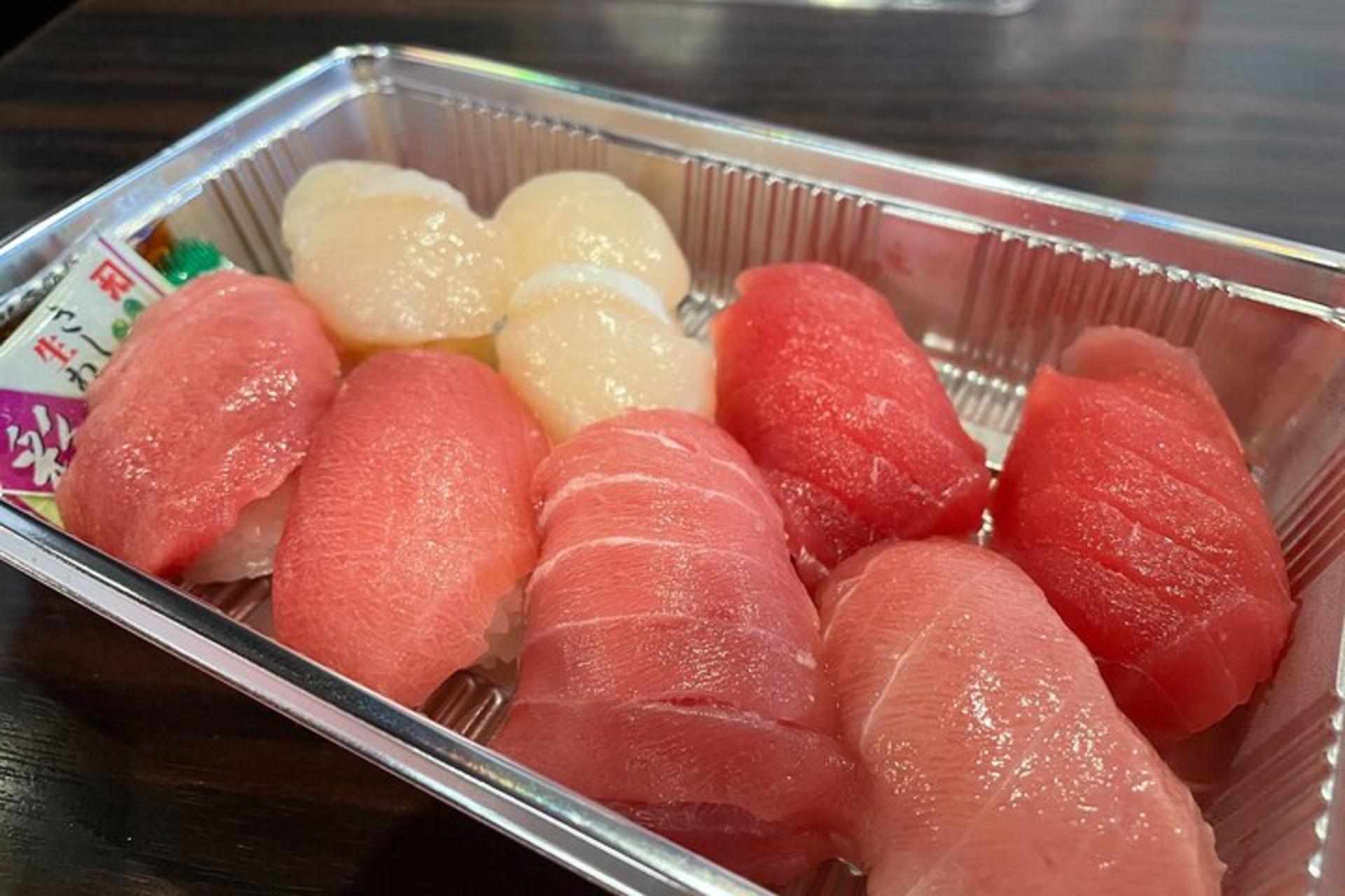 Tokyo:Enjoy street food & Japanese food culture at Tsukiji Market - Thumbnail 3